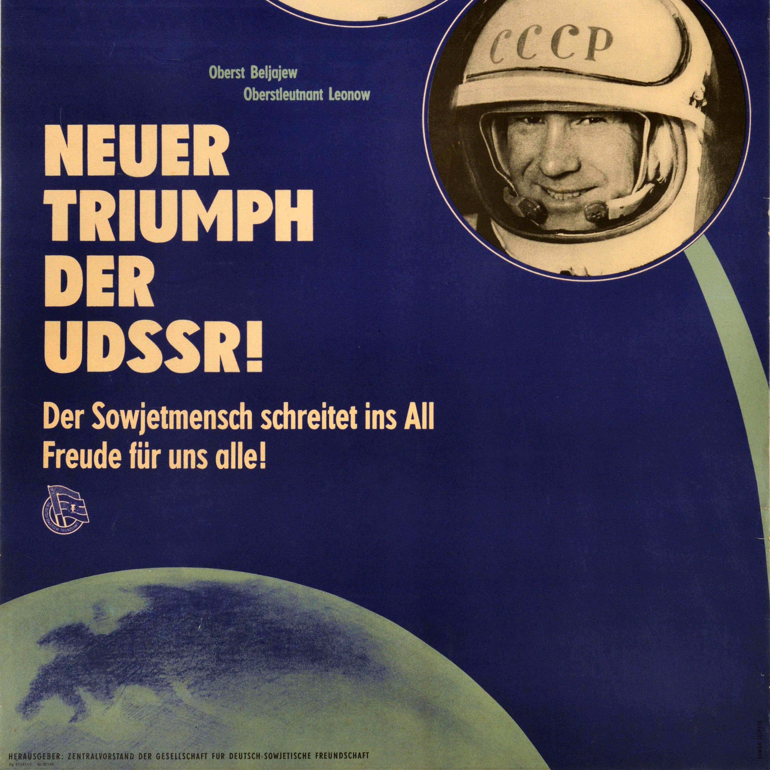 Tedesco Poster tedesco originale d'epoca USSR UDSSR Neuer Triumph Soviet Space Walk in vendita