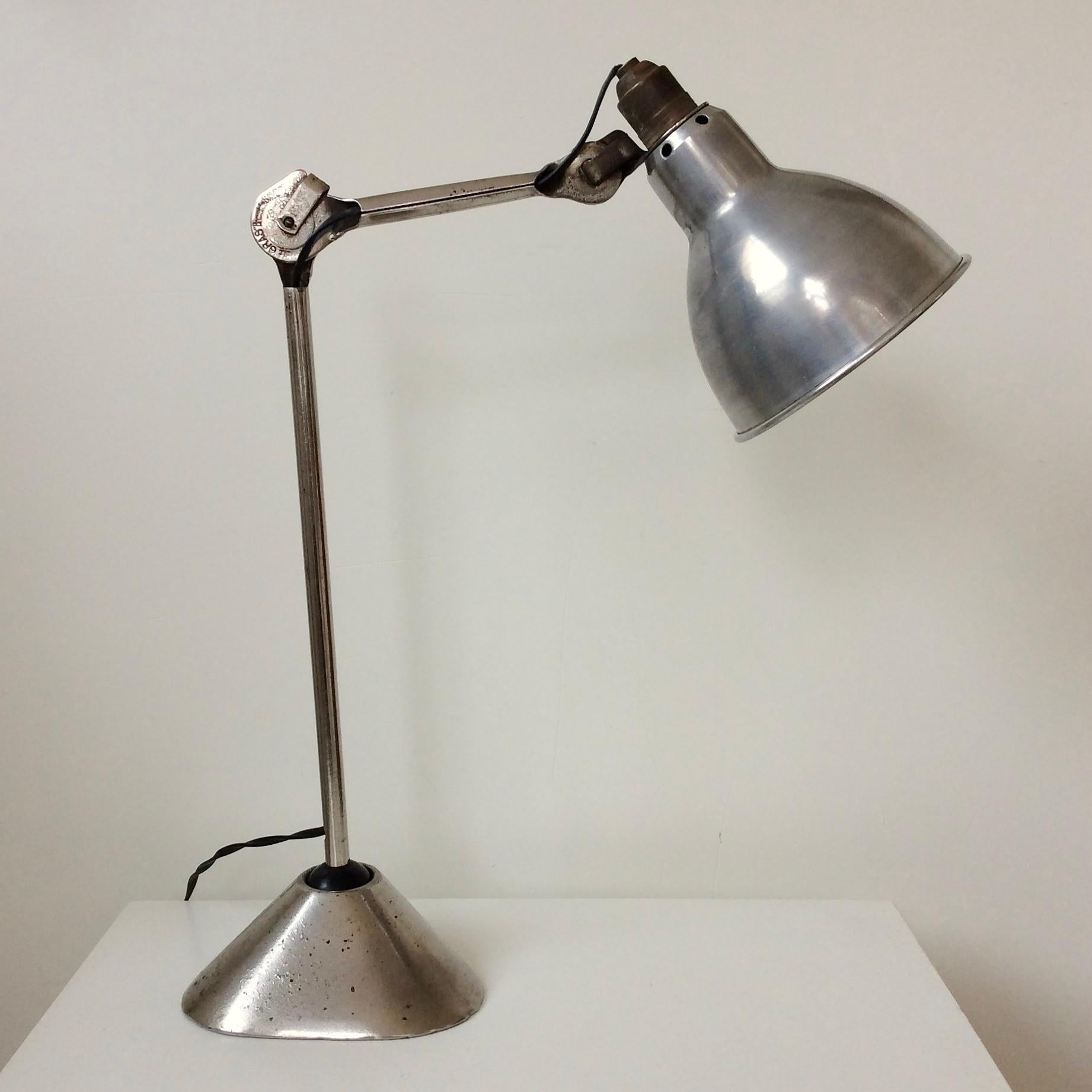 Original Vintage-Tischlampe „Gras“, Modell 205, um 1920, Frankreich (Bauhaus)