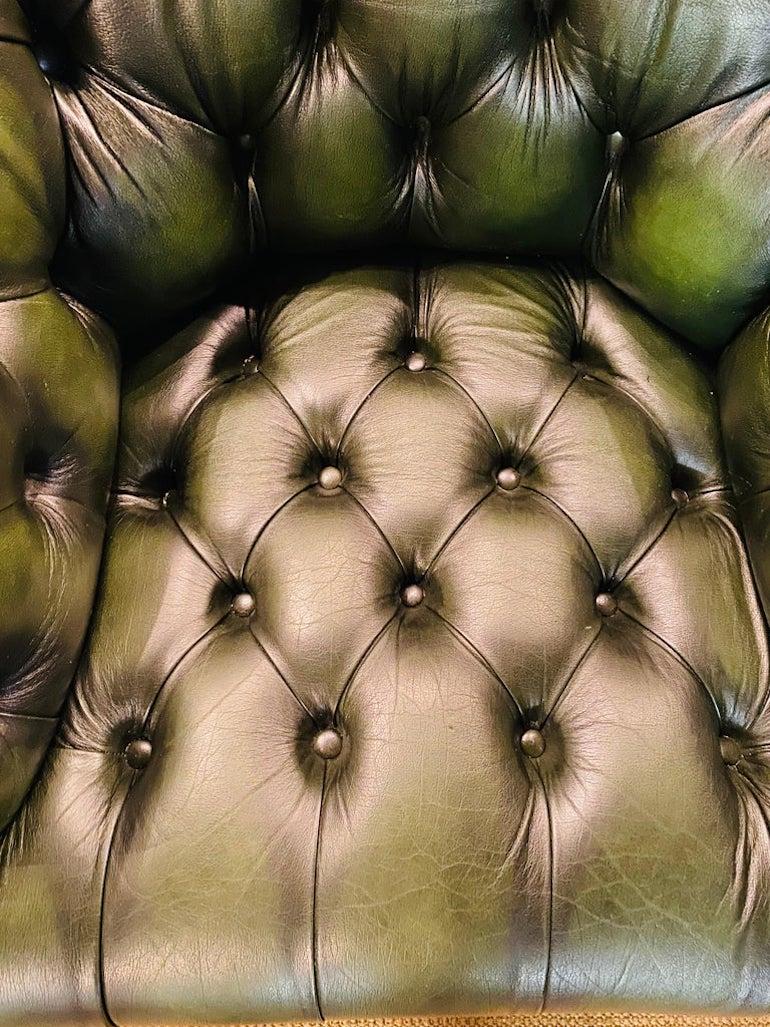 Original Vintage Green Leather Chesterfield Set / Club Suite Fleming & Howland 8