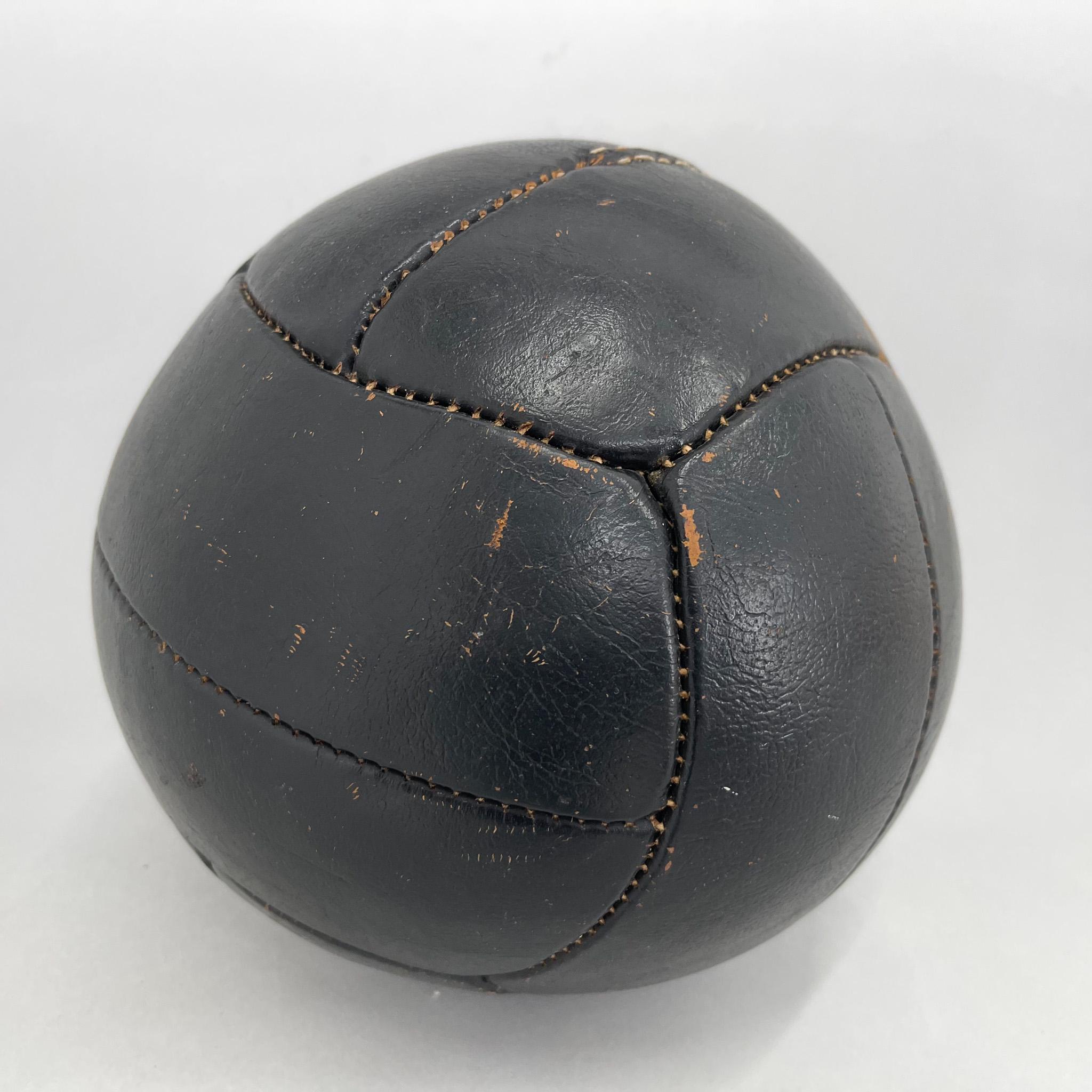 Original Vintage Heavy Leather Training Ball with Beautiful Patina, the Ball In Good Condition For Sale In Praha, CZ