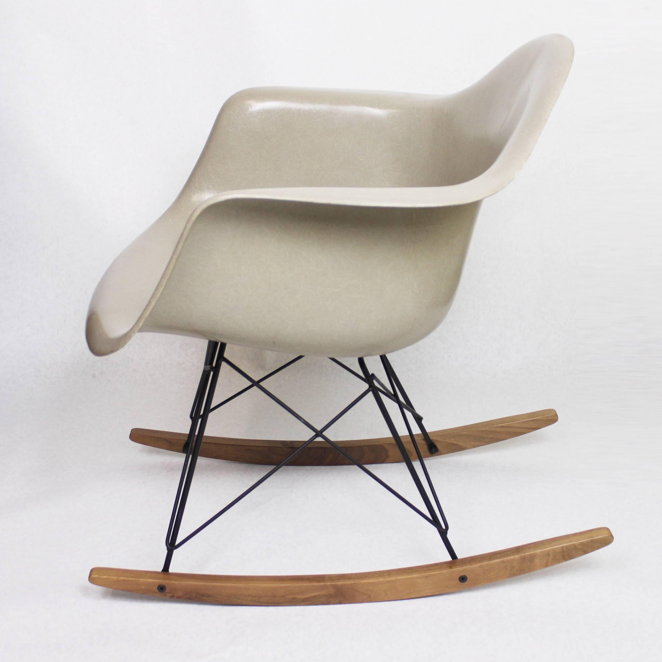 Mid-Century Modern Original Vintage Herman Miller Fiberglass Shell Rocking Chair Rocker in Greige