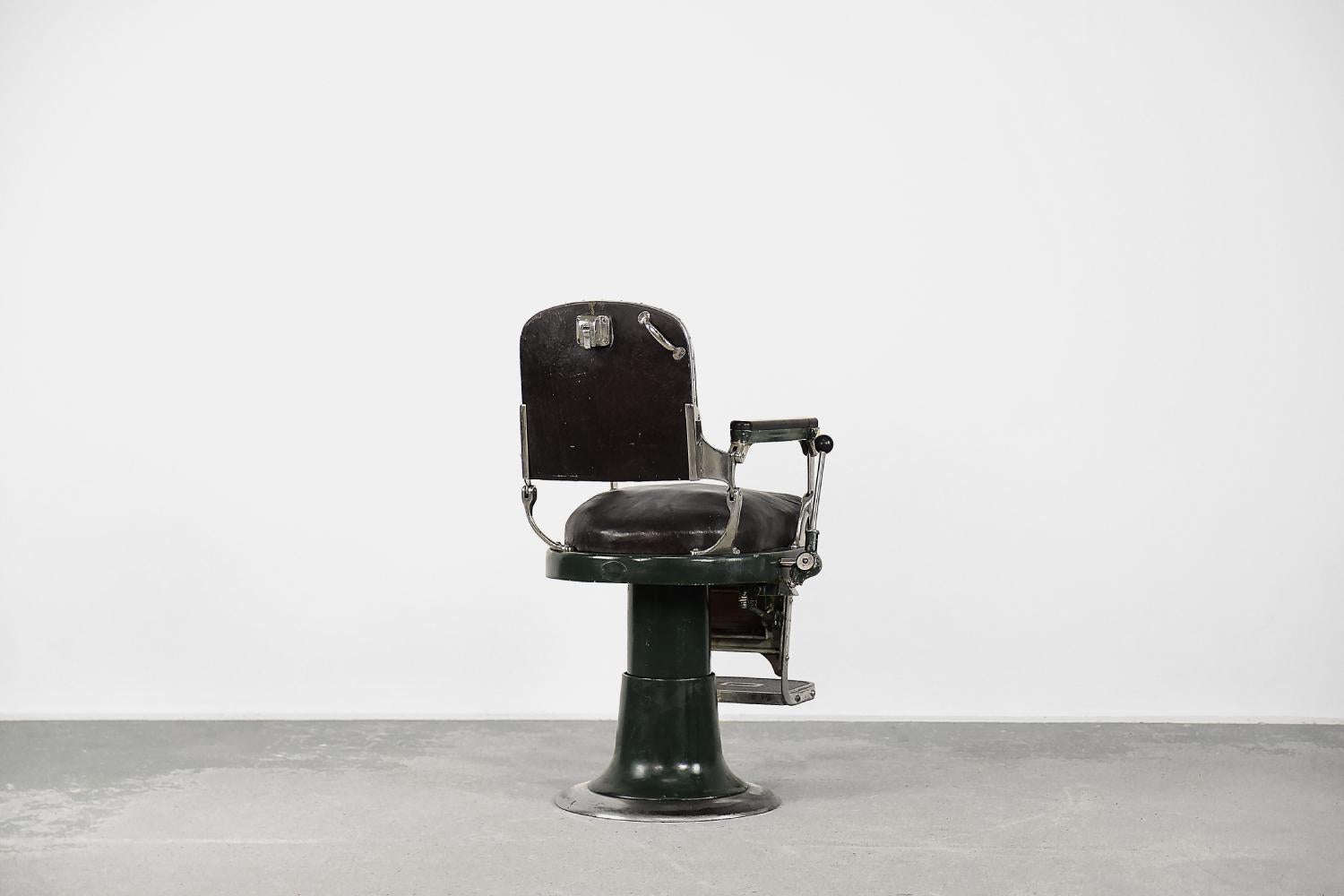 Original Vintage Industrial Scandinavian Hairdresser or Barber Chair from NIKE 2