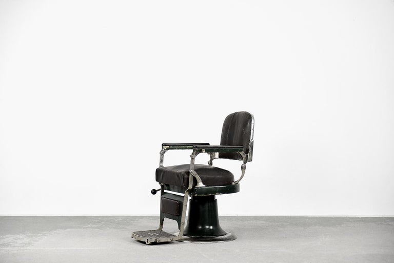 Original Vintage Industrial Scandinavian Hairdresser or Barber Chair from  NIKE For Sale at 1stDibs | nike barber chair, spider barber chair