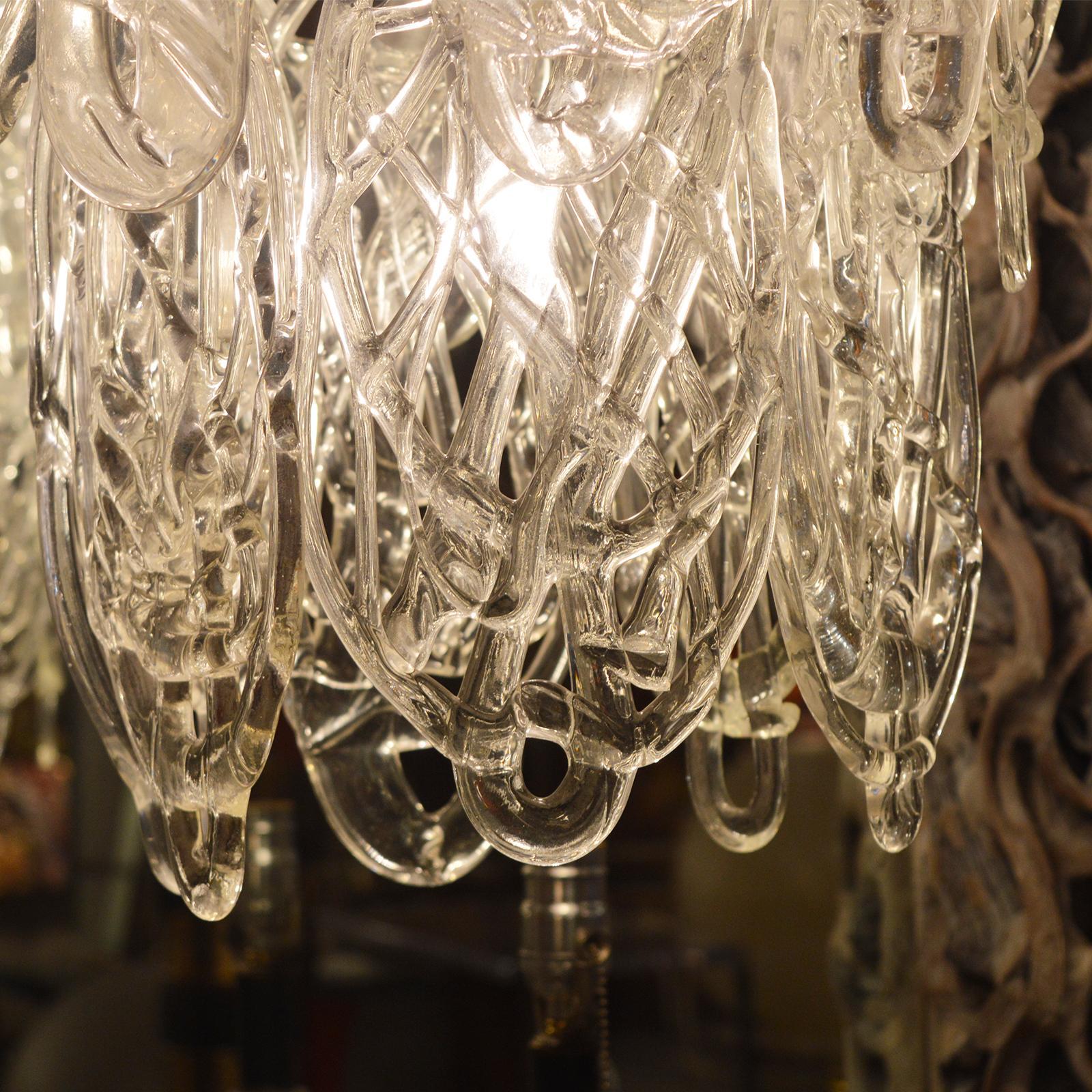 Milieu du XXe siècle Lustre italien original vintage avec verre de Murano transparent. Conçu par Vistosi en vente