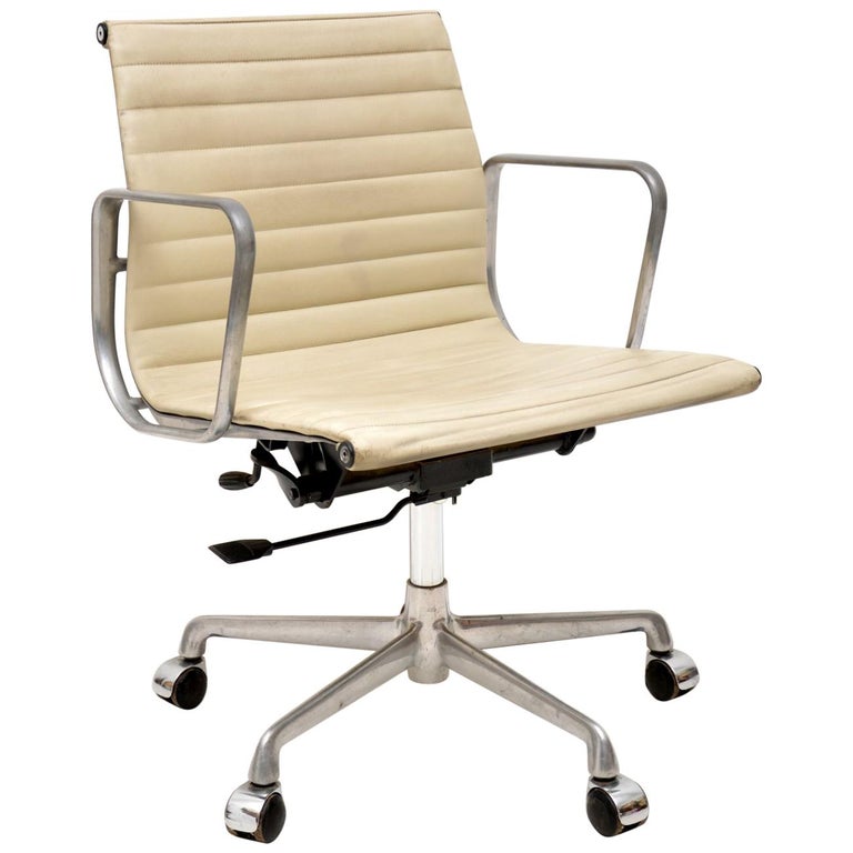 Original Vintage Leather Desk Chair By Charles Eames For Icf At 1stdibs