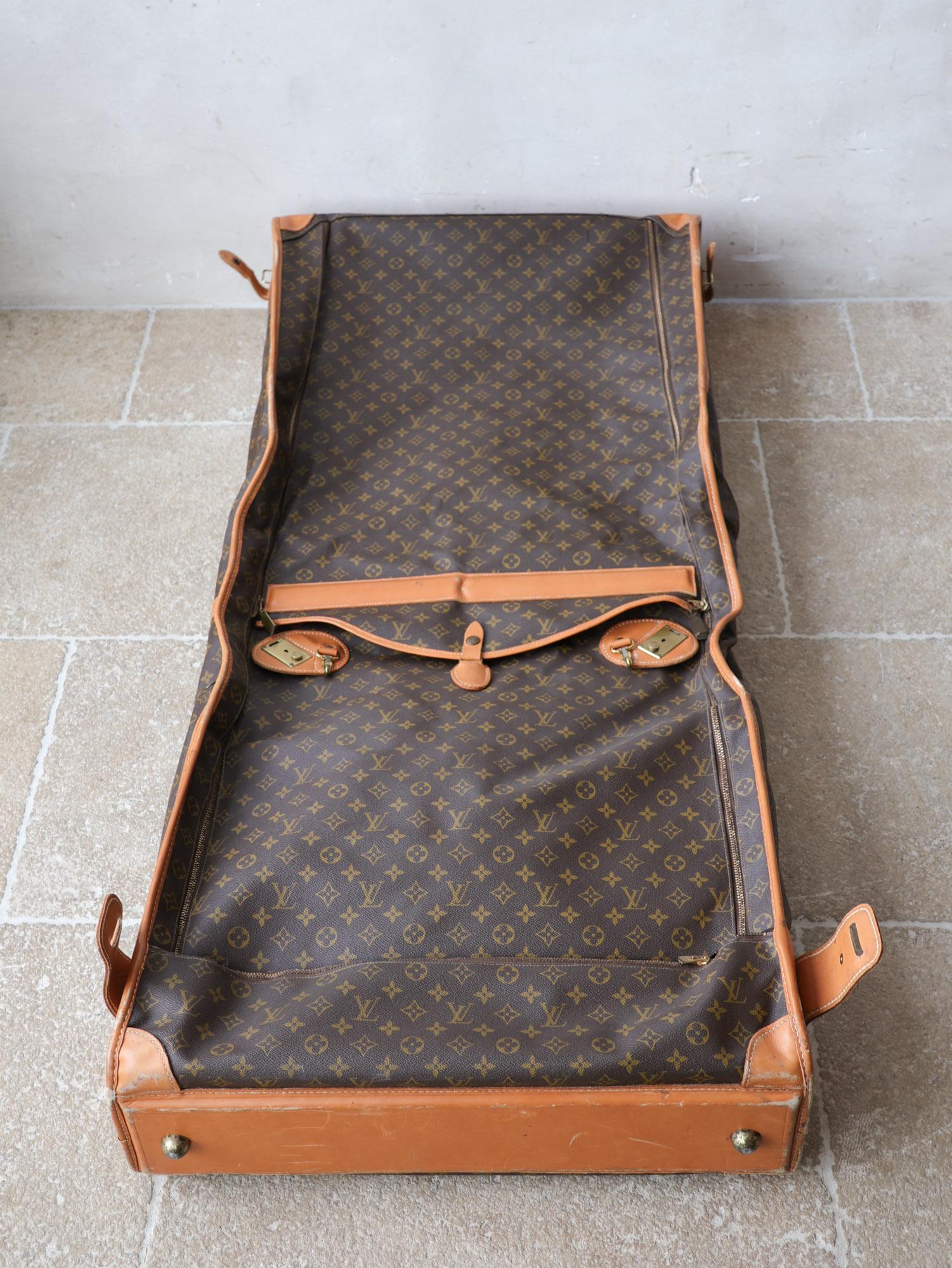 Original Vintage Louis Vuitton Folding Suitcase, from the 1970s For Sale 7