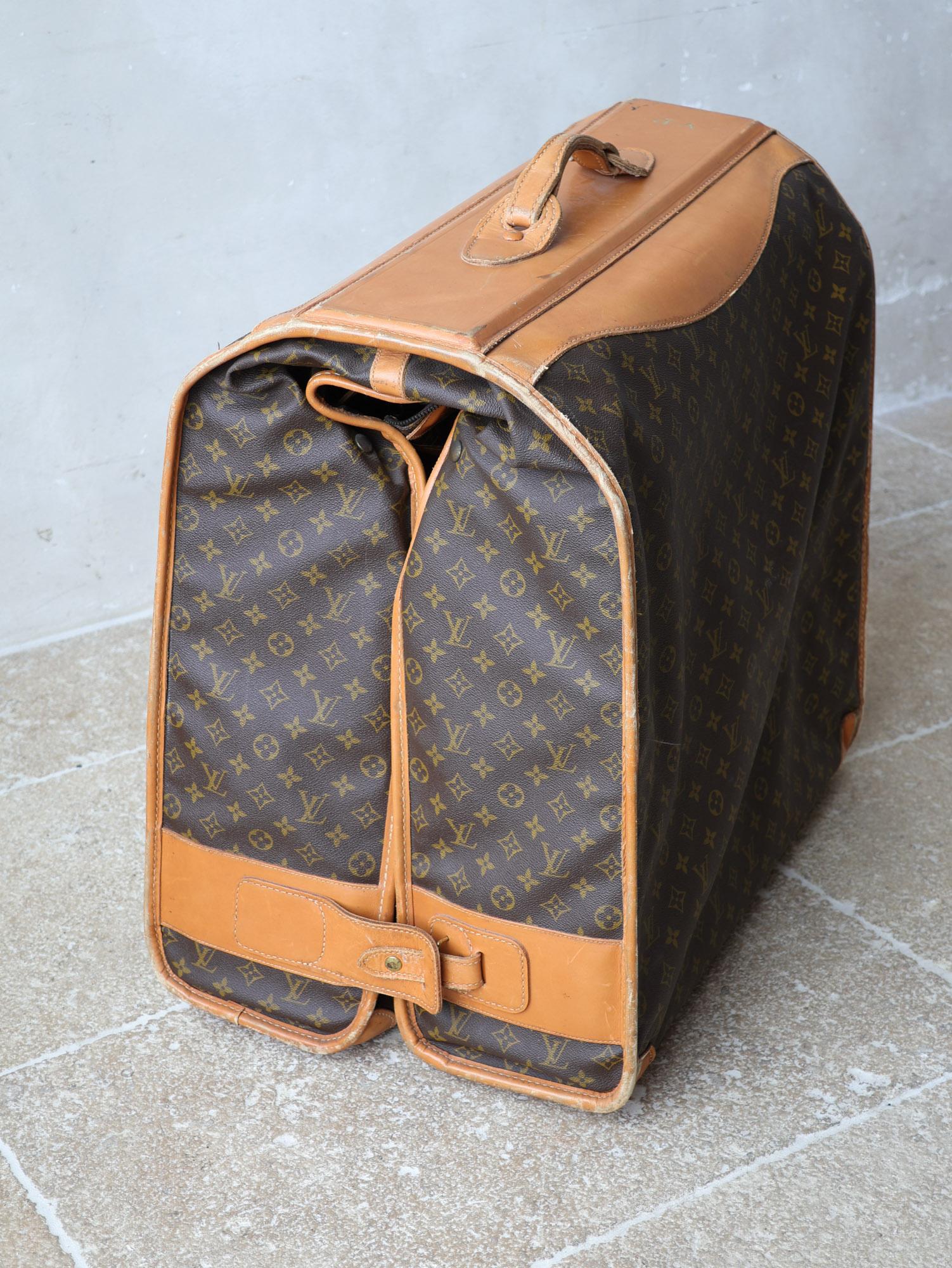 Late 20th Century Original Vintage Louis Vuitton Folding Suitcase, from the 1970s For Sale