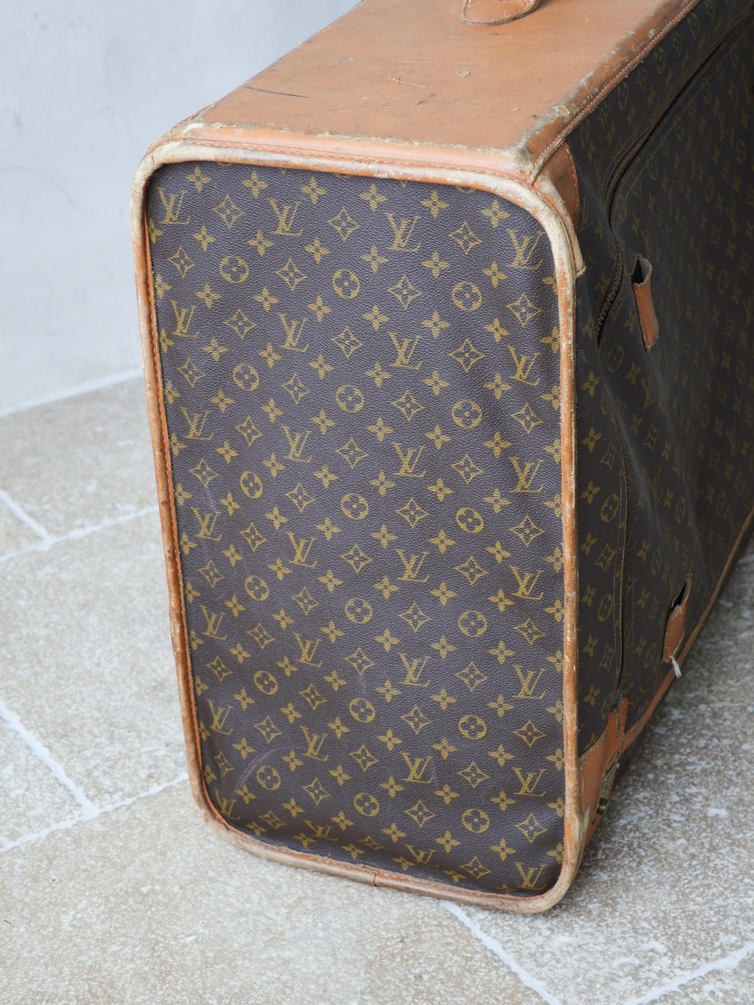 Original vintage Louis Vuitton suitcase, from the 1970s For Sale 6