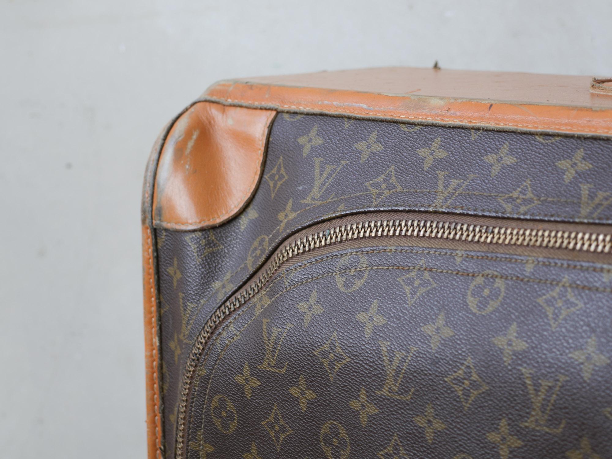 Valise Louis Vuitton originale des années 1970 Bon état - En vente à Baambrugge, NL