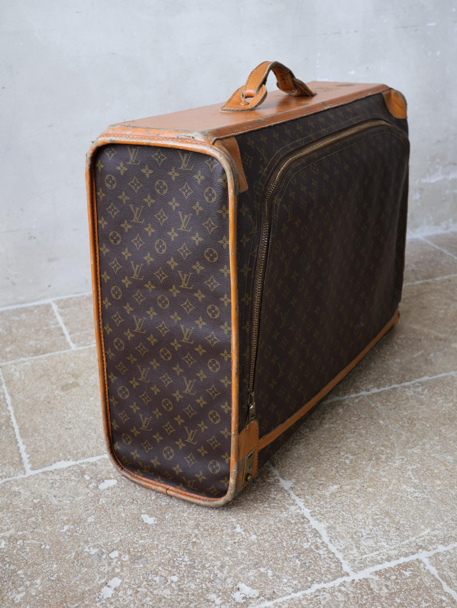 Cuir Valise Louis Vuitton originale des années 1970 en vente