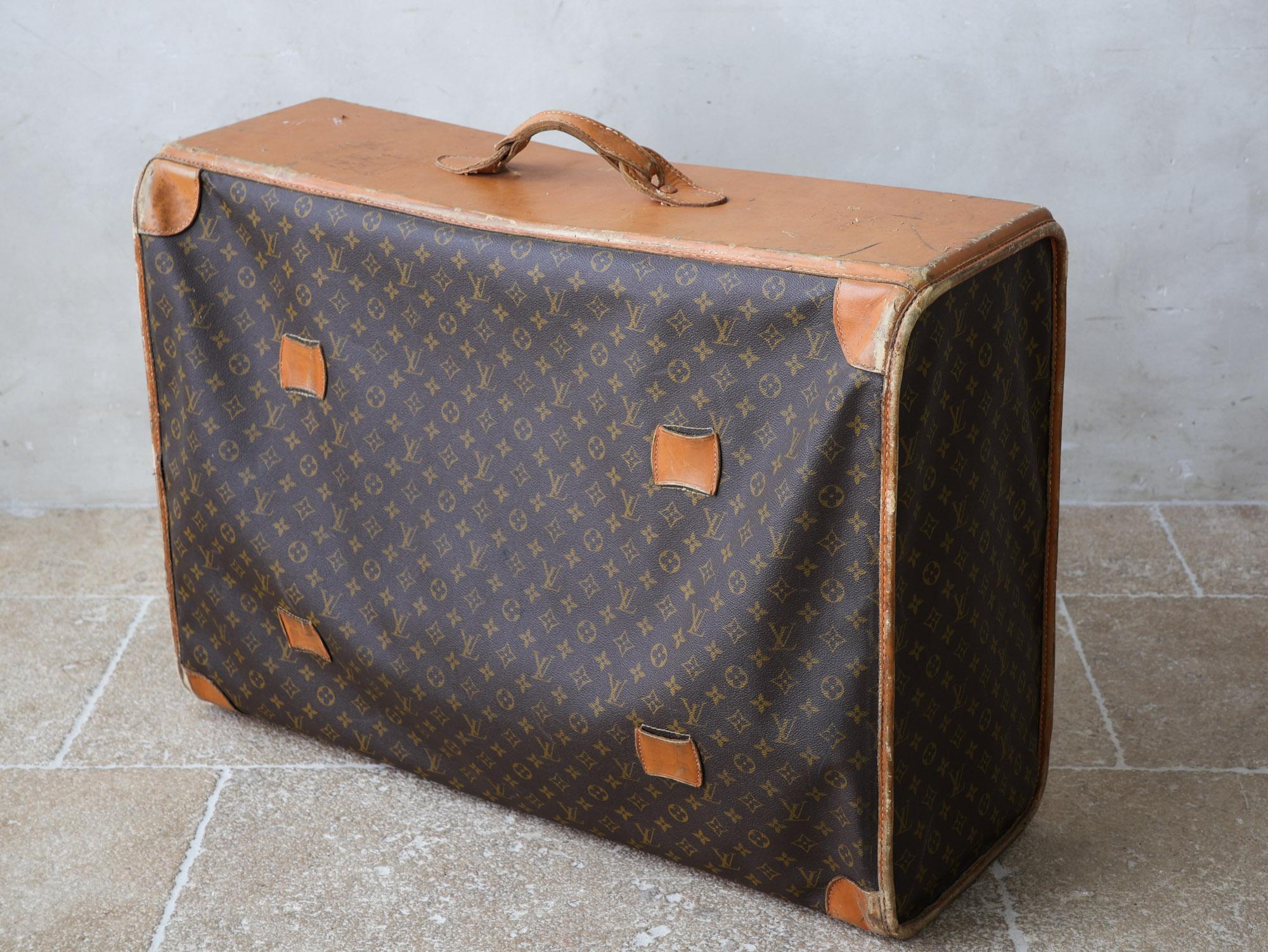 Original vintage Louis Vuitton suitcase, from the 1970s For Sale 2