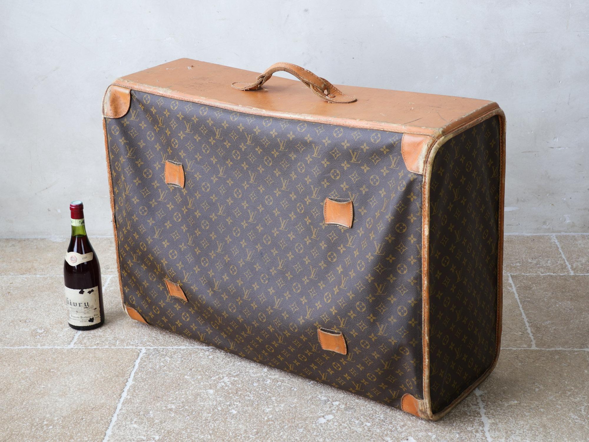 Original vintage Louis Vuitton suitcase, from the 1970s For Sale 3