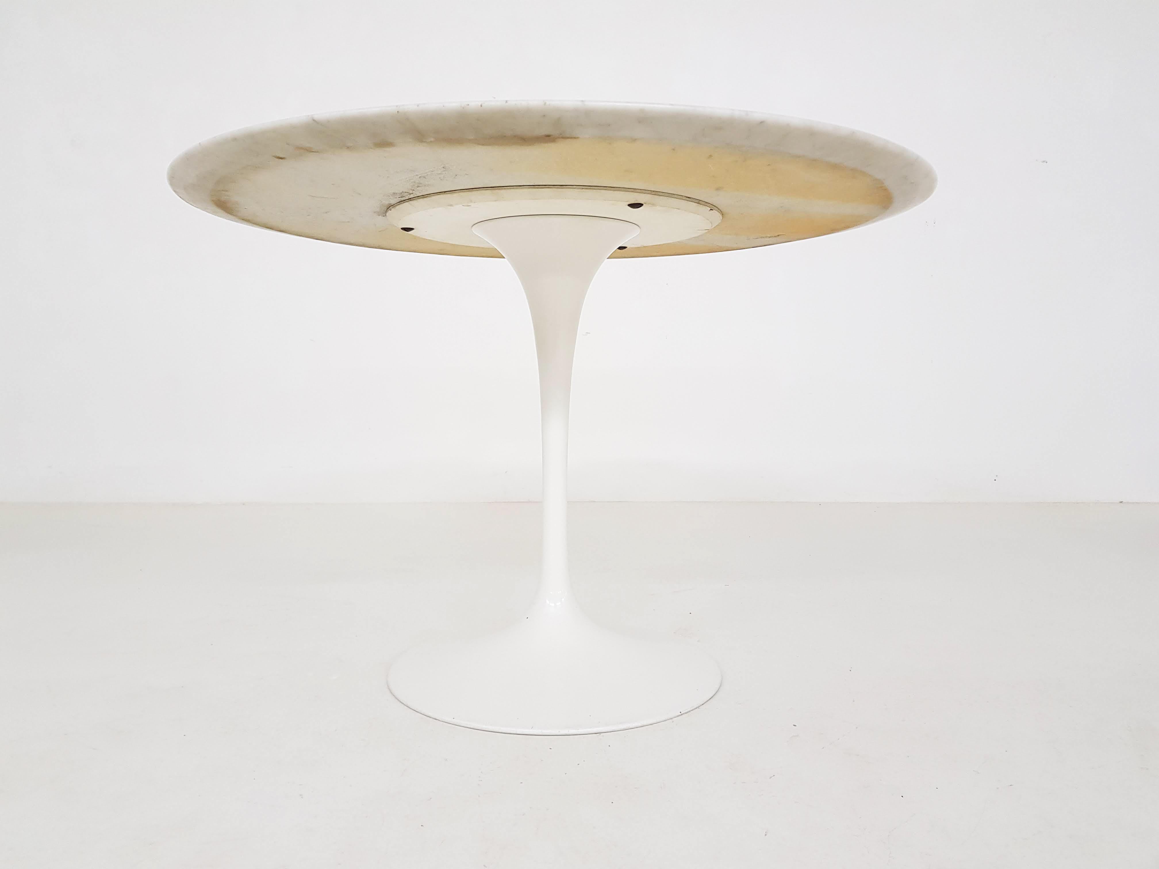 American Original Vintage Marble Eero Saarinen Tulip Dining Table for Knoll Int, 1970s
