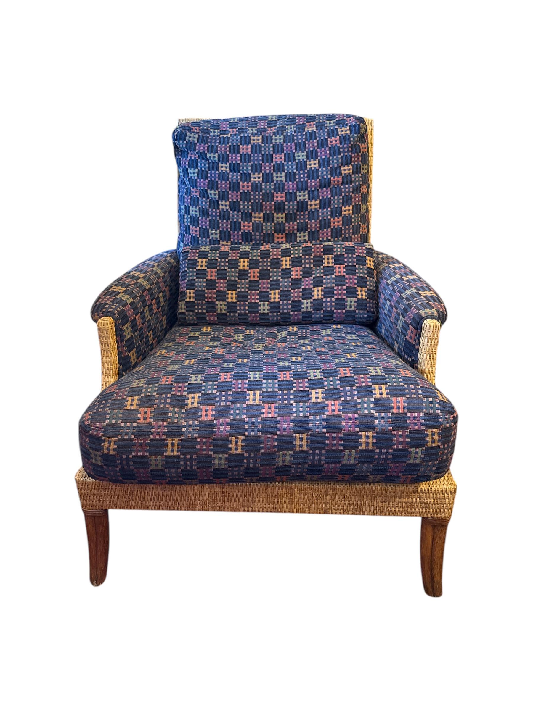Il set di divani a 3 pezzi Original Vintage McGuire Textile è un pezzo intramontabile del design moderno di metà secolo, rinomato per la sua qualità artigianale e il suo stile sofisticato. Ogni divano del set è caratterizzato da una struttura