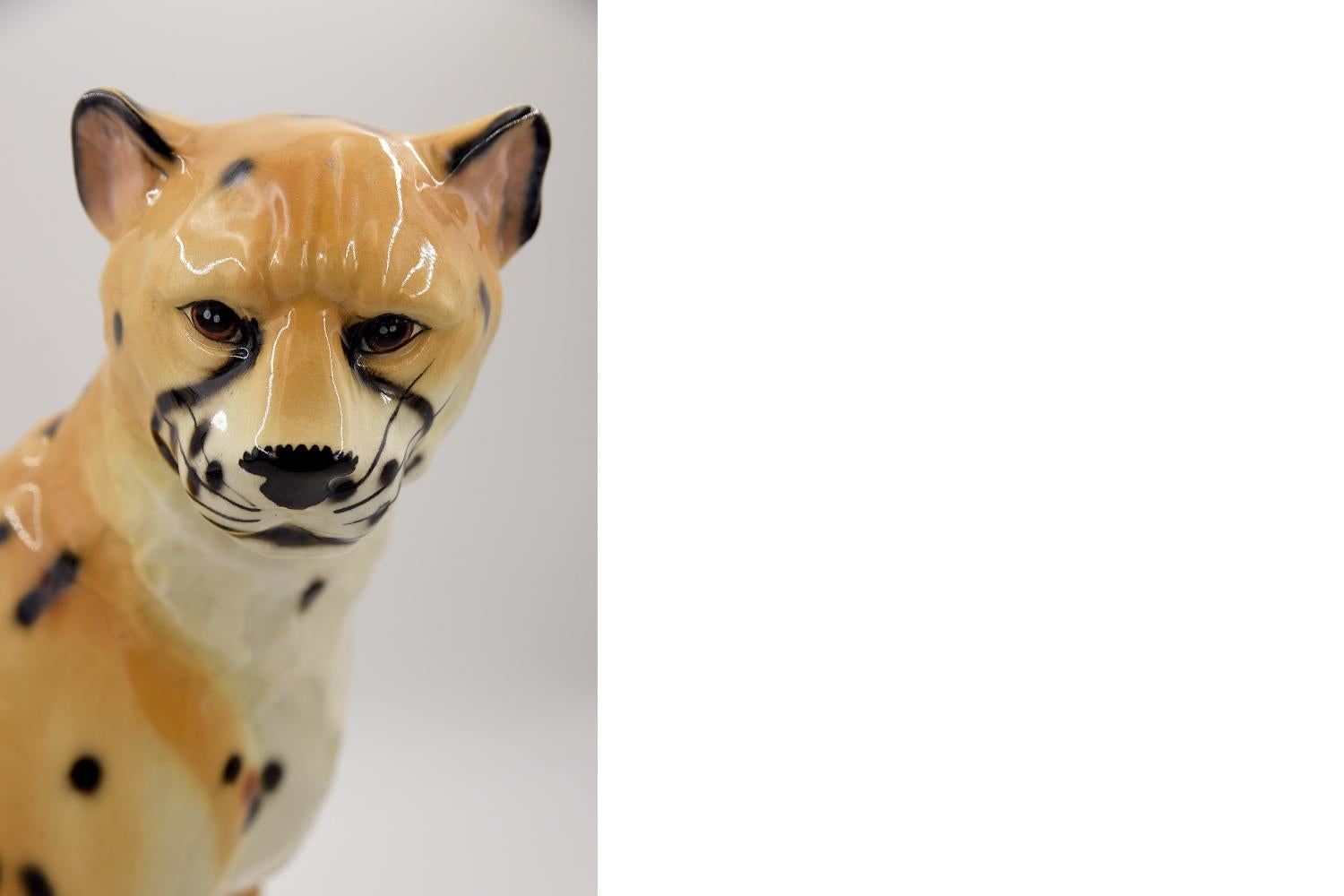 Original Vintage Mid-Century Italian Modern Ceramic Cheetah Sculpture, 1970s In Good Condition For Sale In Warszawa, Mazowieckie