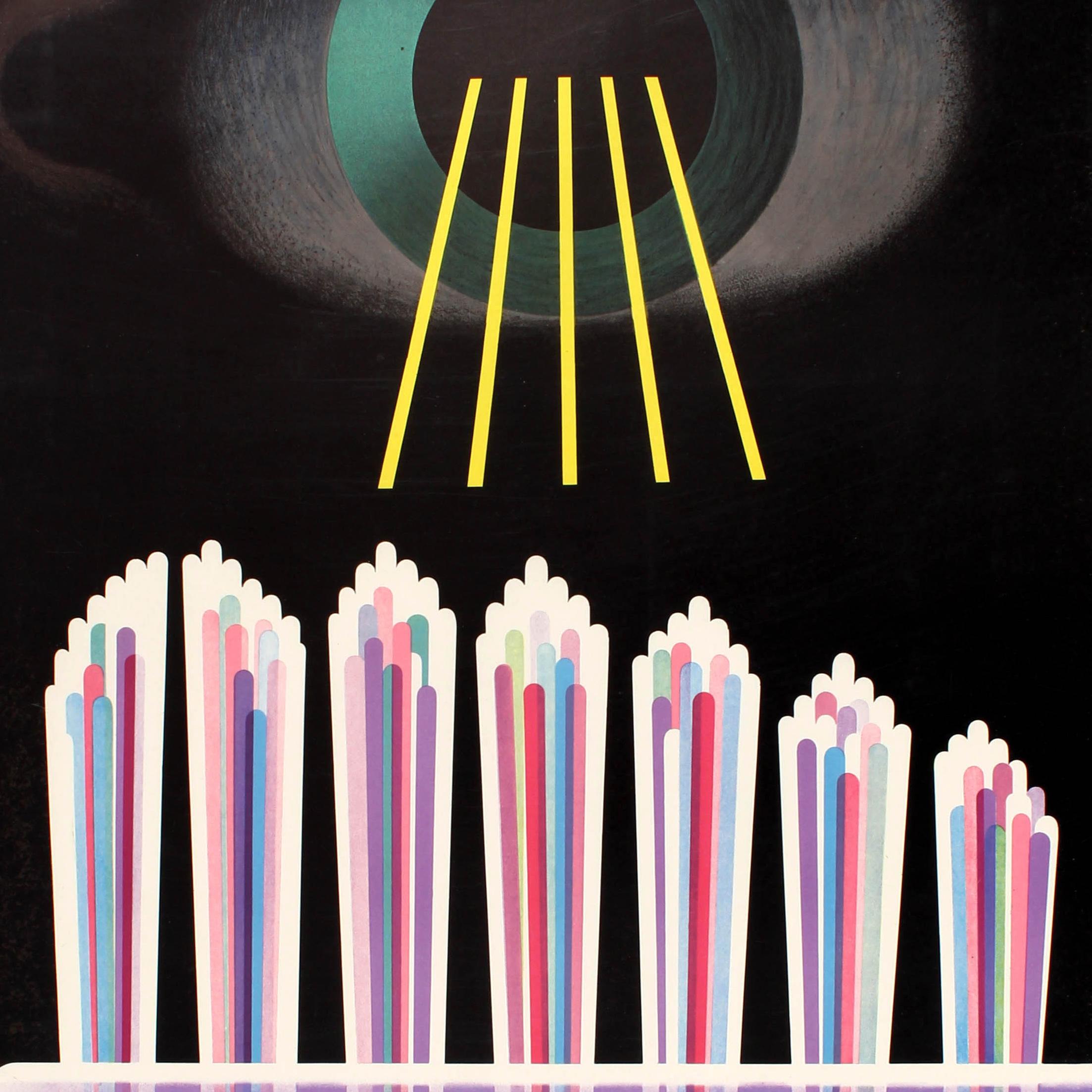 Original vintage advertising poster in French promoting the Tek brand of toothbrush - Demand the small round Tek / Exigez bien la petite Tek ronde. Great mid-century design by the graphic artist Fritz Buhler (1909-1963) featuring yellow lines to