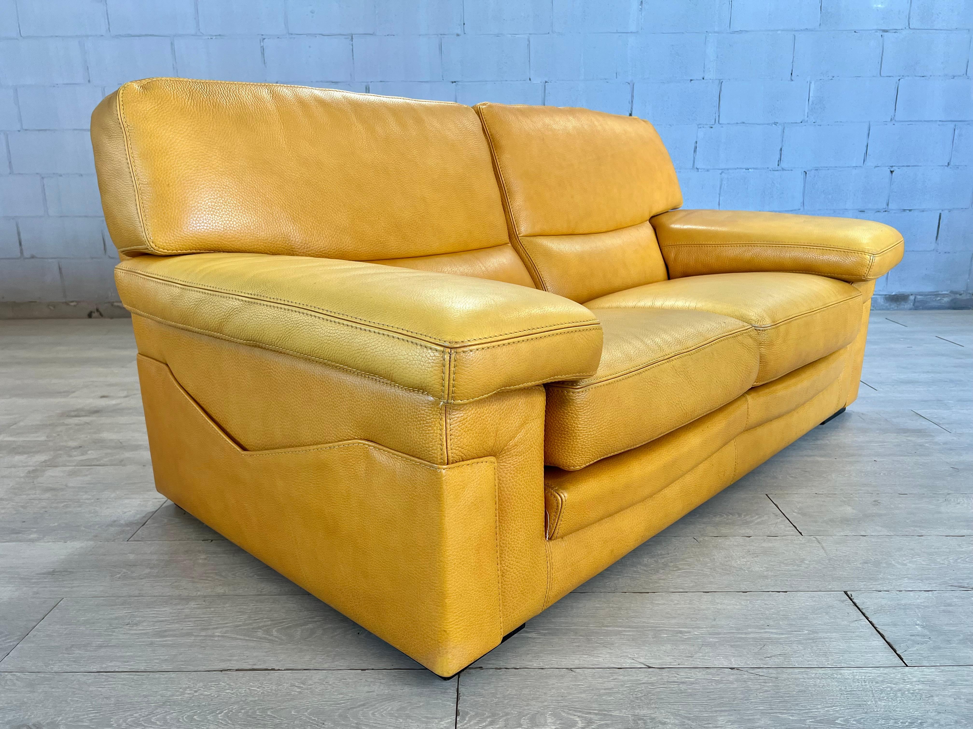 Late 20th Century Original Vintage Modern Yellow Leather Sofa Lounger by Roche Bobois, Stamped