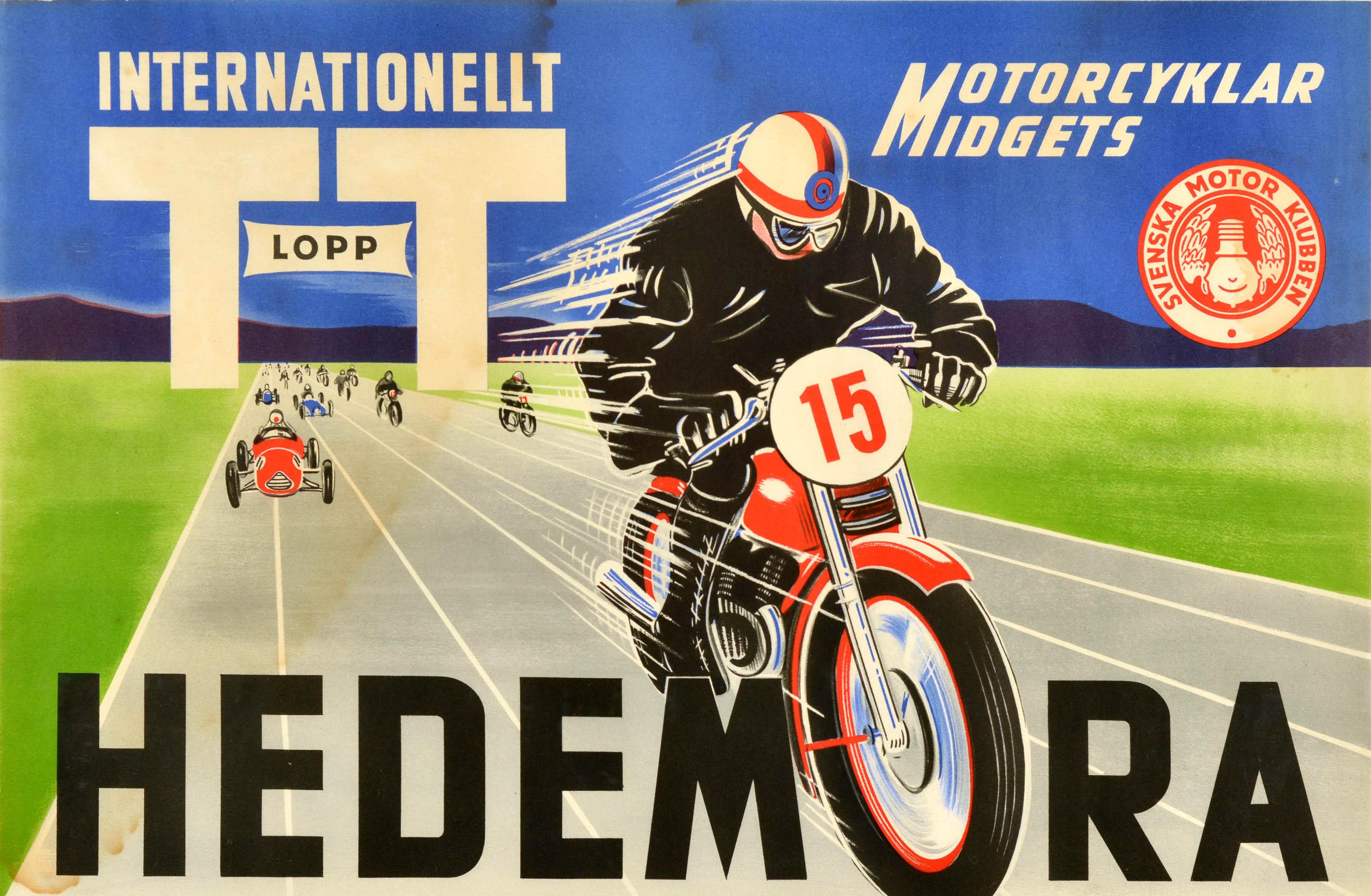 Originales Vintage-Motorsportplakat für das Internationellt TT Lopp Motorcykler Midgets / International Midgets Motorcycles TT Race in Hedemora Schweden am 14. und 15. Juli mit einer farbenfrohen, dynamischen Illustration eines Motorradfahrers, der