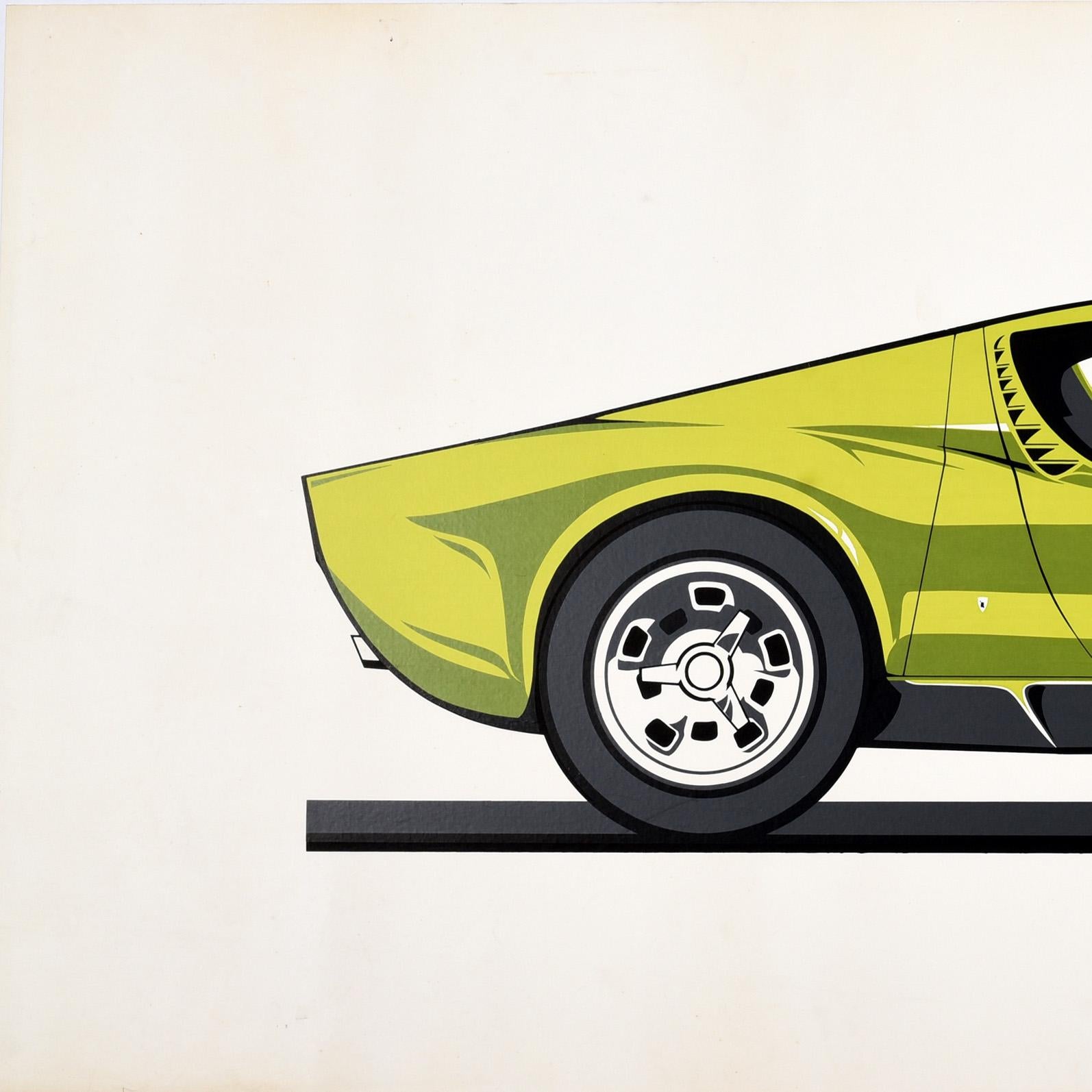 Poster originale d'epoca per la Lamborghini Miura con una grande illustrazione di profilo laterale di un'auto Lamborghini verde su sfondo bianco con il titolo in basso. Prodotta dal 1966 al 1973, l'auto sportiva Lamborghini Miura, progettata da
