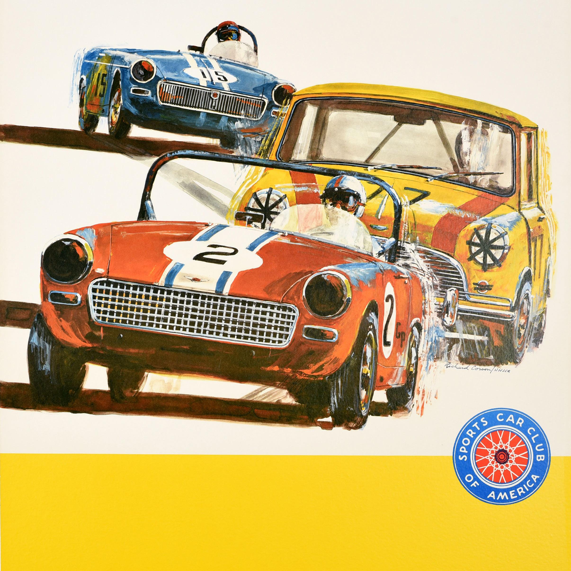 Affiche originale de sport automobile pour le Sports Car Club of America Sportsmanship Demands Safe Driving représentant trois voitures fonçant vers l'observateur avec le titre et le logo au-dessus de l'espace jaune en dessous. Fondé en 1944, le
