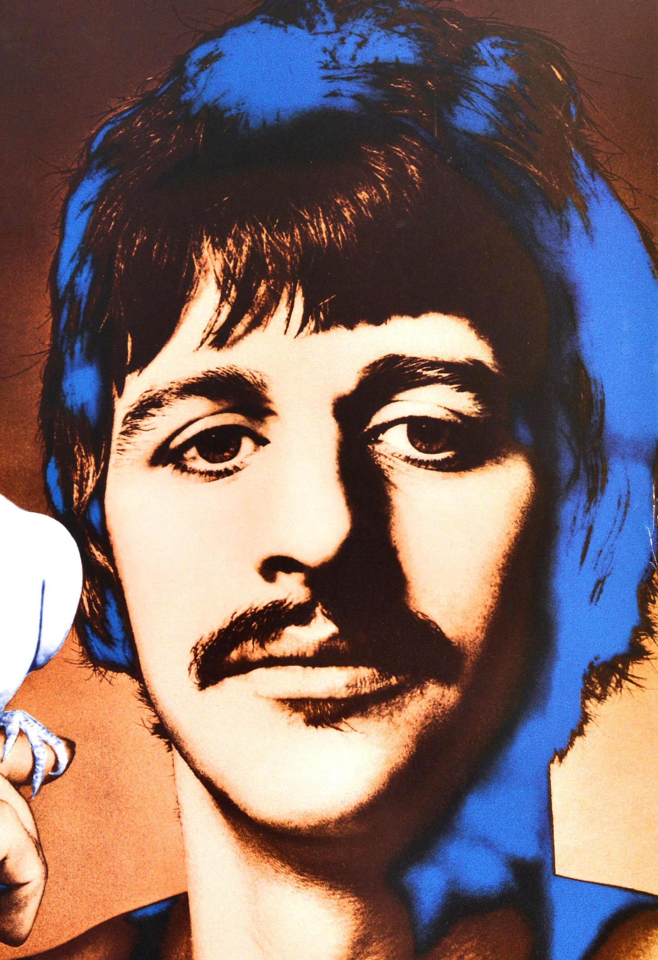 Original Vintage-Werbeplakat mit einem farbenfrohen und psychedelischen Fotodesign des amerikanischen Fotografen Richard Avedon (1923-2004), das den Beatles-Musiker und Singer-Songwriter Ringo Starr (Richard Starkey; geb. 1940) zeigt, der eine weiße