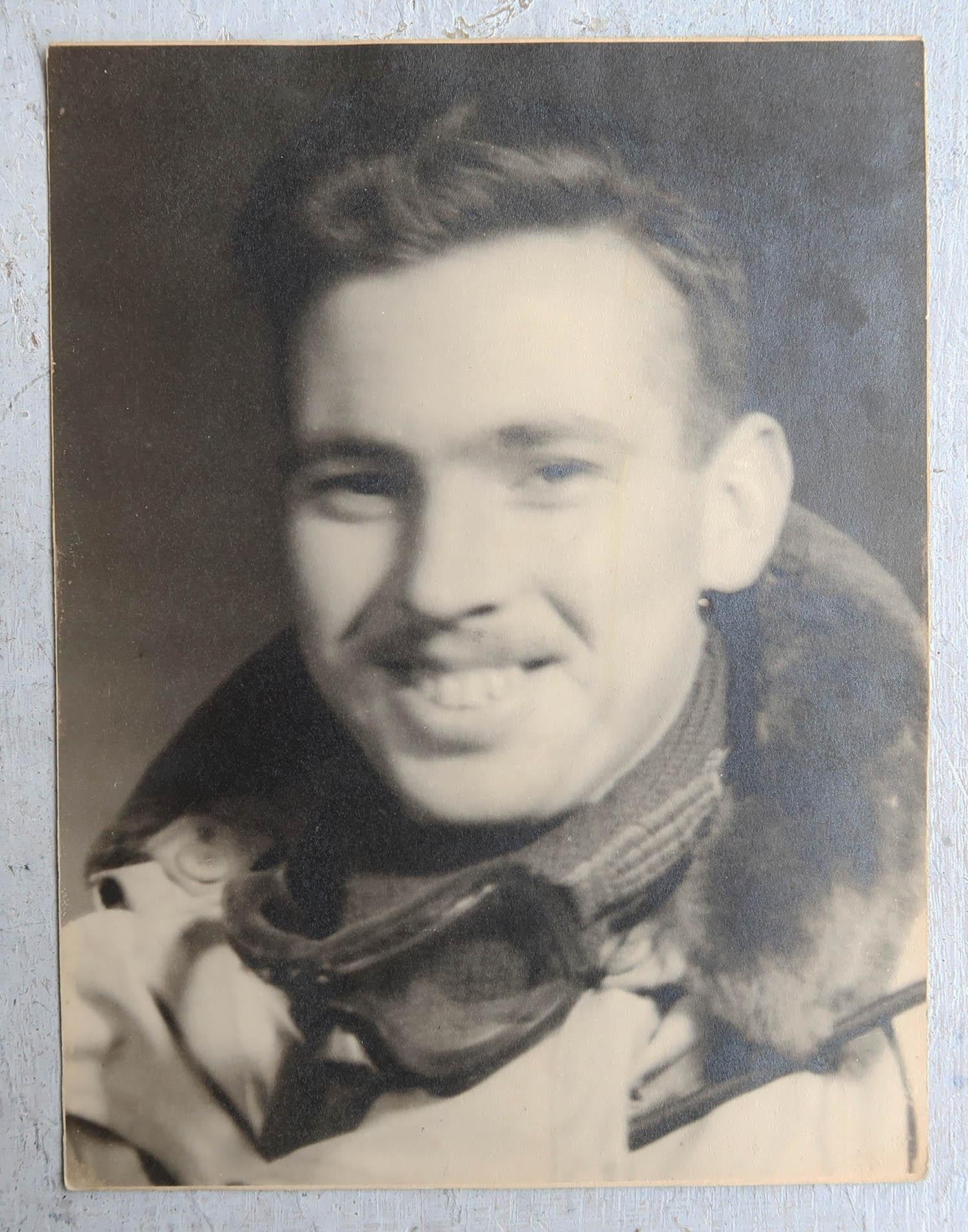 Mid-Century moderno Fotografia originale d'epoca di un pilota d'aereo. C.1940 in vendita