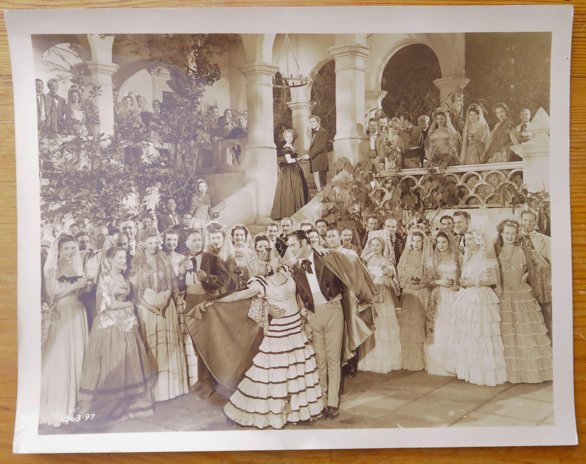 Original Vintage-Fotografie von Deanna Durbin in „ Can't Help Singing“, 1944 (amerikanisch) im Angebot