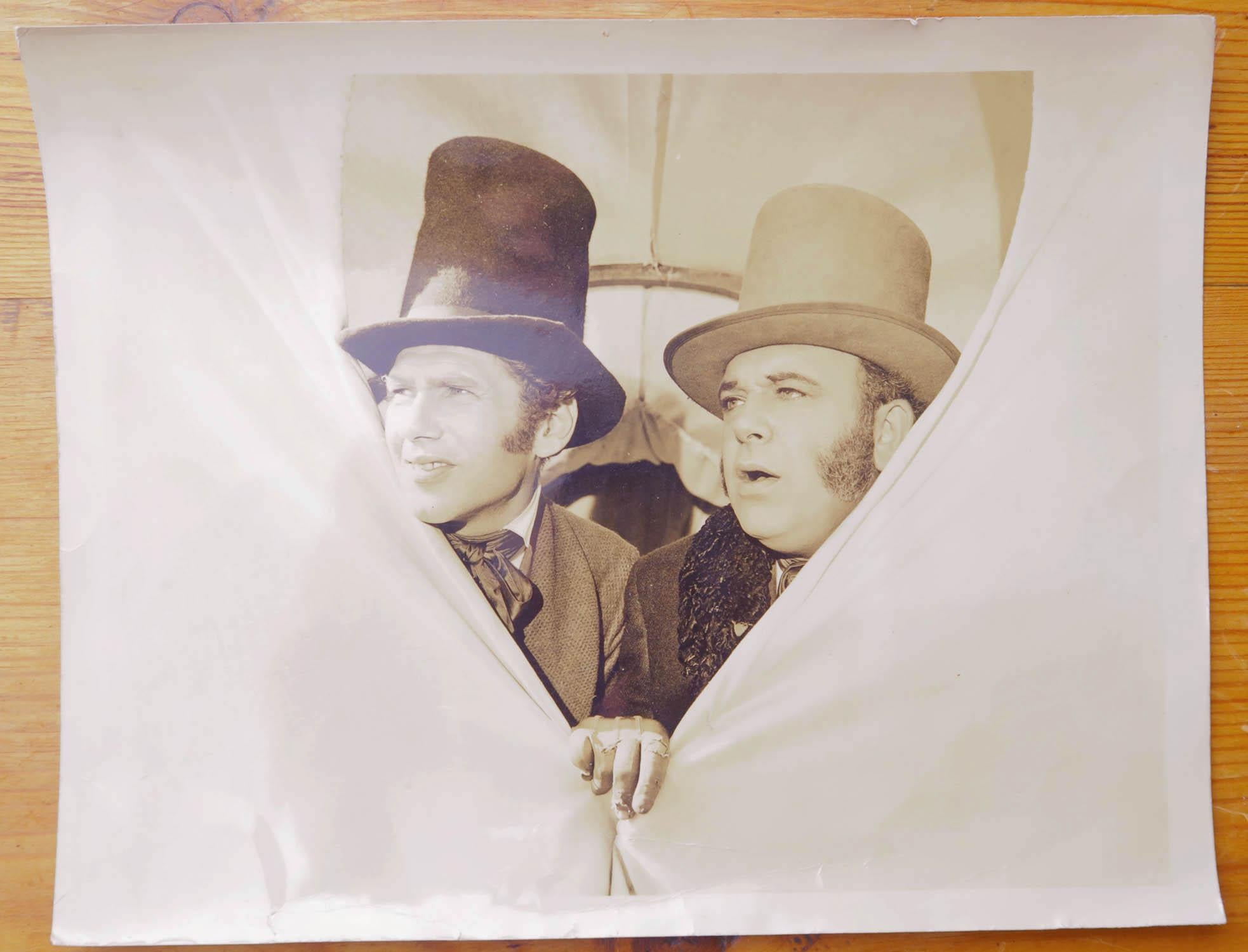 Fotografía original de época de Leonid Kinsky y Akim Tamiroff. 1944 Estadounidense en venta