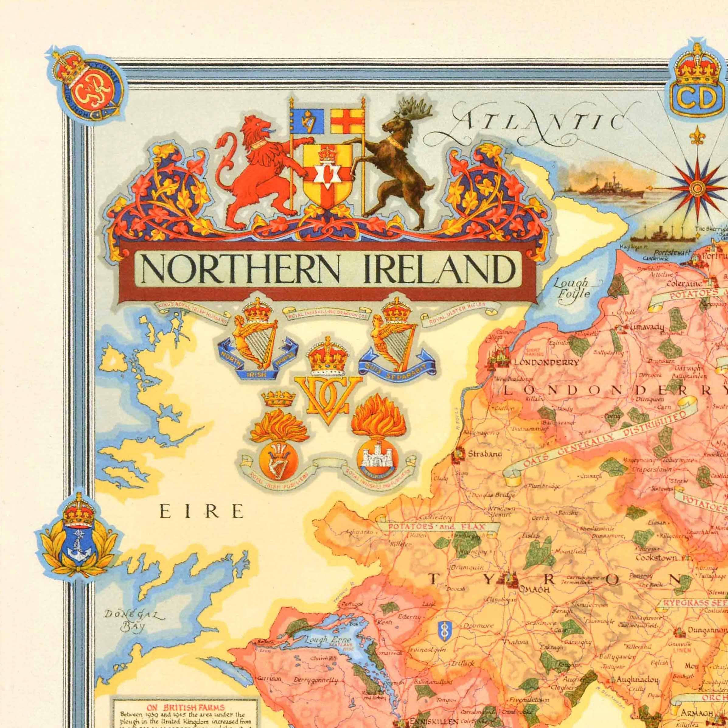 Poster cartografico originale del secondo dopoguerra dell'Irlanda del Nord con un disegno colorato di Ernest Costain Clegg (1876-1954) delle contee di Fermanagh, Tyrone, Londonderry, Antrim, Down e Armagh con illustrazioni degli edifici del