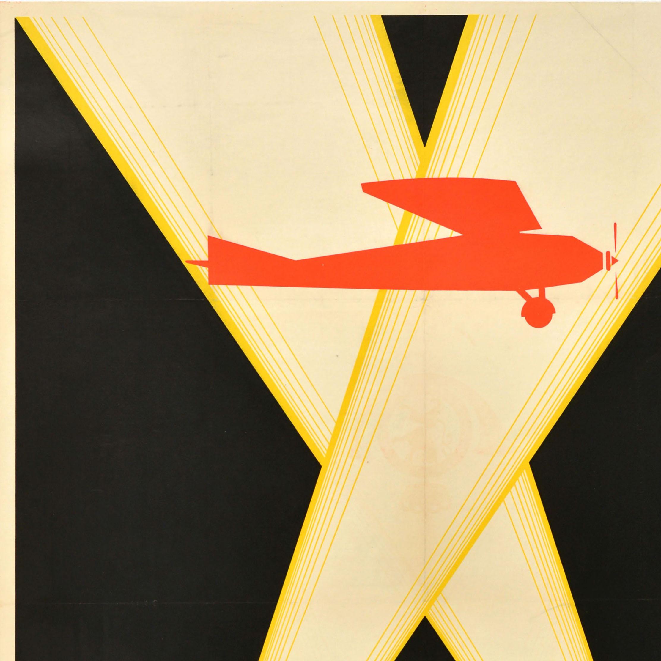 Originale manifesto pubblicitario d'epoca dei servizi postali - Courrier Postal Aerien de Nuit Bruxelles Londres / Night Airmail Brussels London - con un grande disegno Art Déco che mostra un aereo rosso illuminato da due fari luminosi che brillano