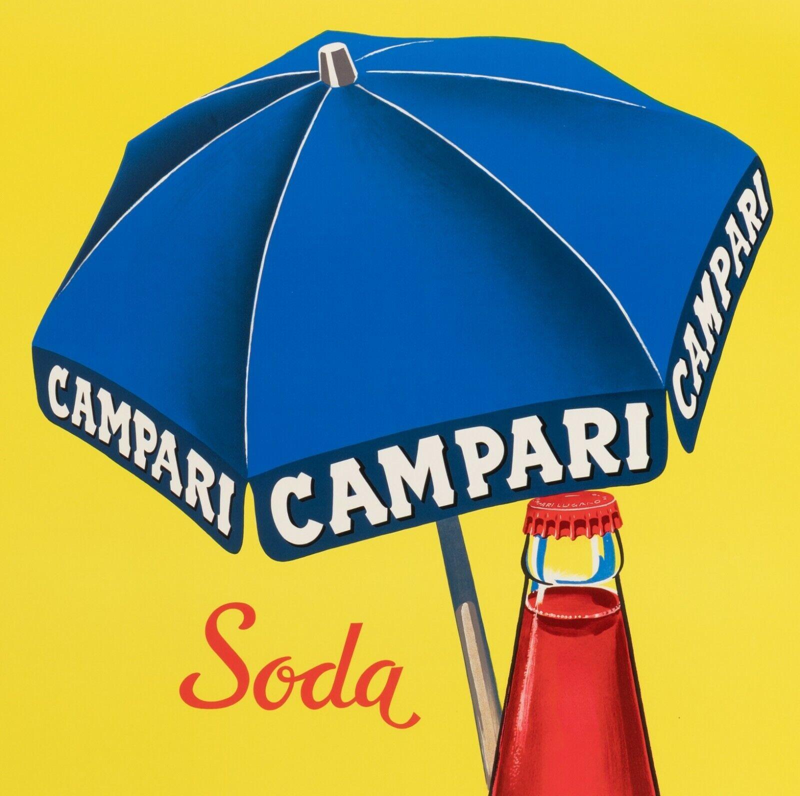 Affiche originale vintage-Campari Soda Disseta-Plage-Milano-Liqueur, 1970

Campari Soda s'hydrate à l'ombre d'un parapluie sur une plage.
Campari est une société italienne, fondée à Milan en 1860, qui produit un amaro rouge vif, parfumé à
