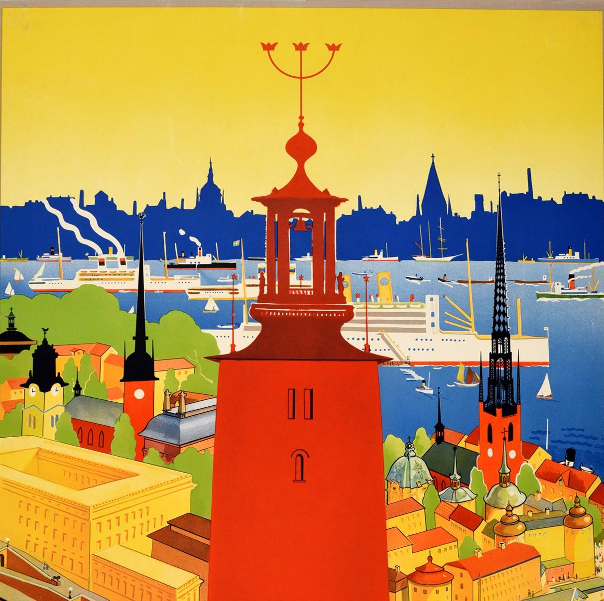 Affiche de voyage vintage originale pour Stockholm comportant une grande illustration d'Iwar Donner (1884-1964) représentant la tour rouge de l'hôtel de ville de Stockholm bien en vue au centre avec les arbres colorés et les bâtiments historiques de