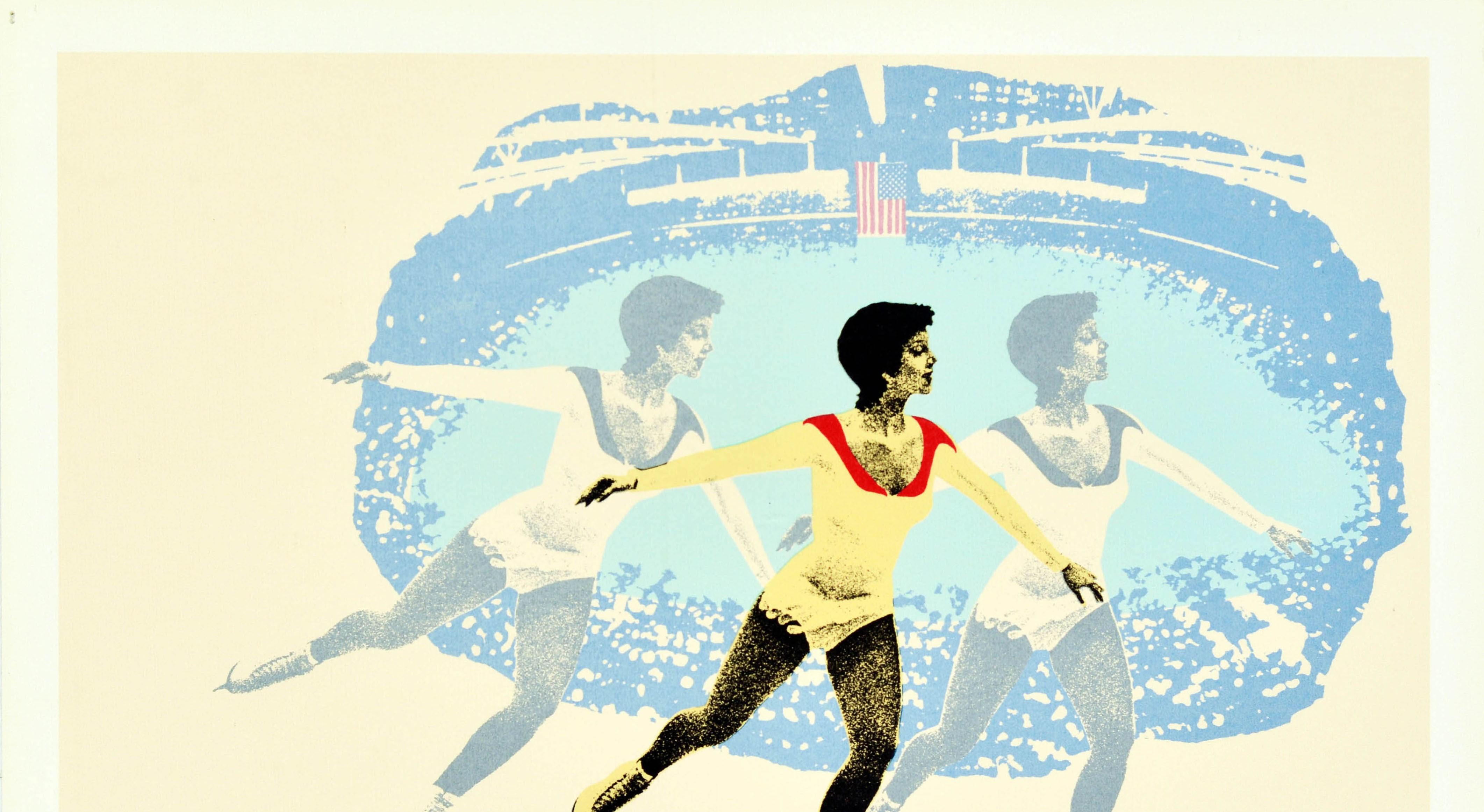 Original-Sportplakat für die XIII. Olympischen Winterspiele Lake Placid 1980, die vom 13. bis 24. Februar in New York (USA) stattfanden. Es zeigt eine Illustration eines Eiskunstläufers vor einer Eisbahn und die amerikanische Flagge mit dem Text