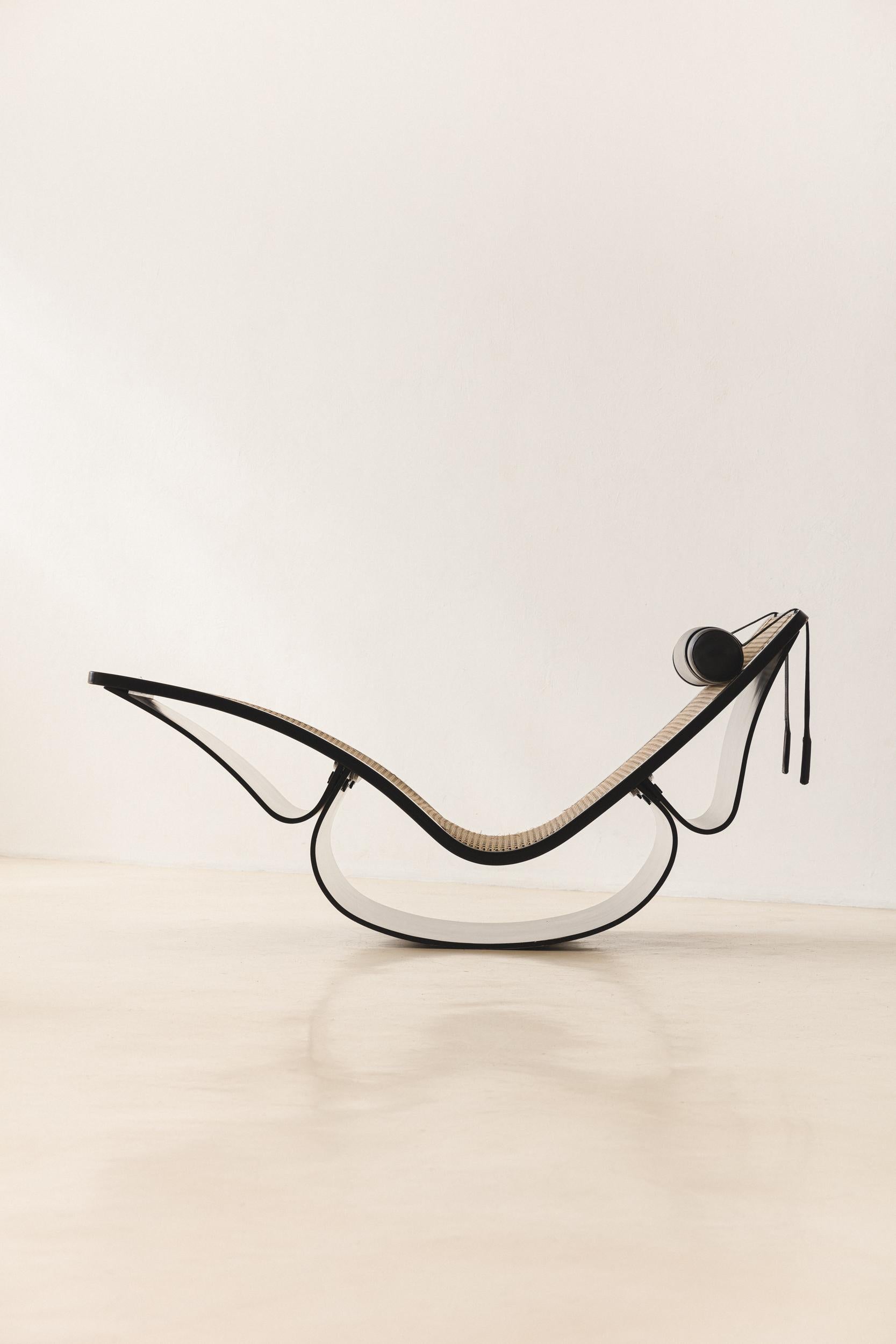 Fatto a mano Chaise originale vintage Rio Mid-Century Modern di Oscar Niemeyer, 1978 in vendita