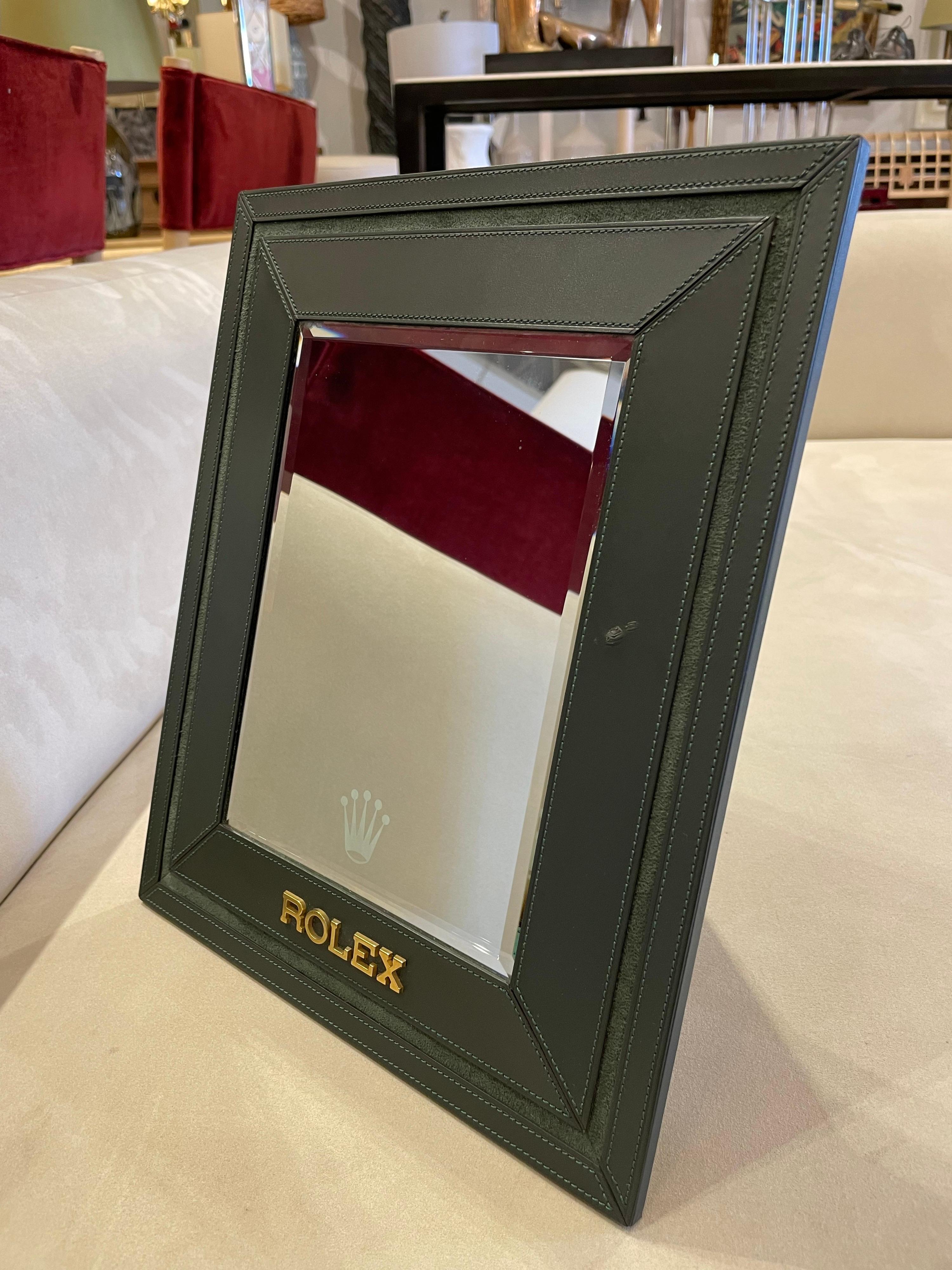 Original Vintage Rolex Espejo de exhibición de cuero verde cosido de fabricación suiza en venta 1