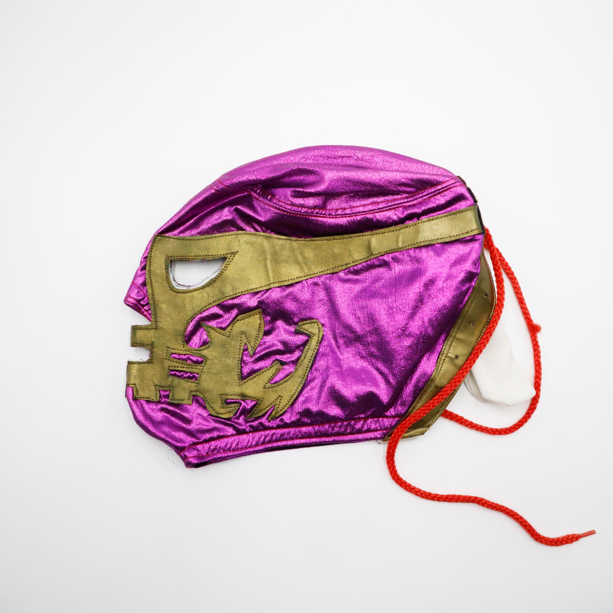 Original Vintage Set of 20 Mexican Wrestling Masks In Fair Condition For Sale In Mexico City, CDMX