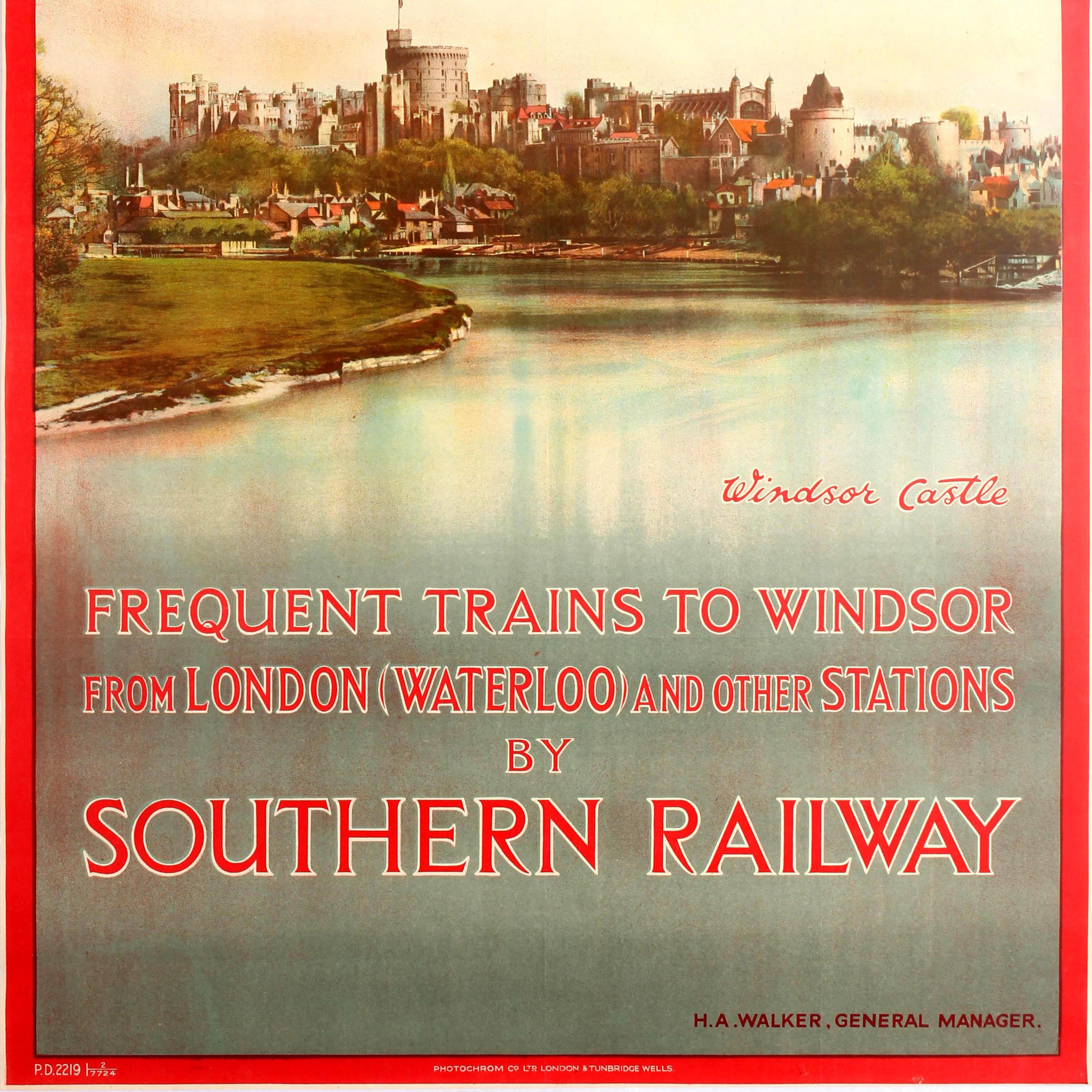 Original Vintage Southern Railway Travel Poster Featuring Windsor Castle England In Good Condition For Sale In London, GB