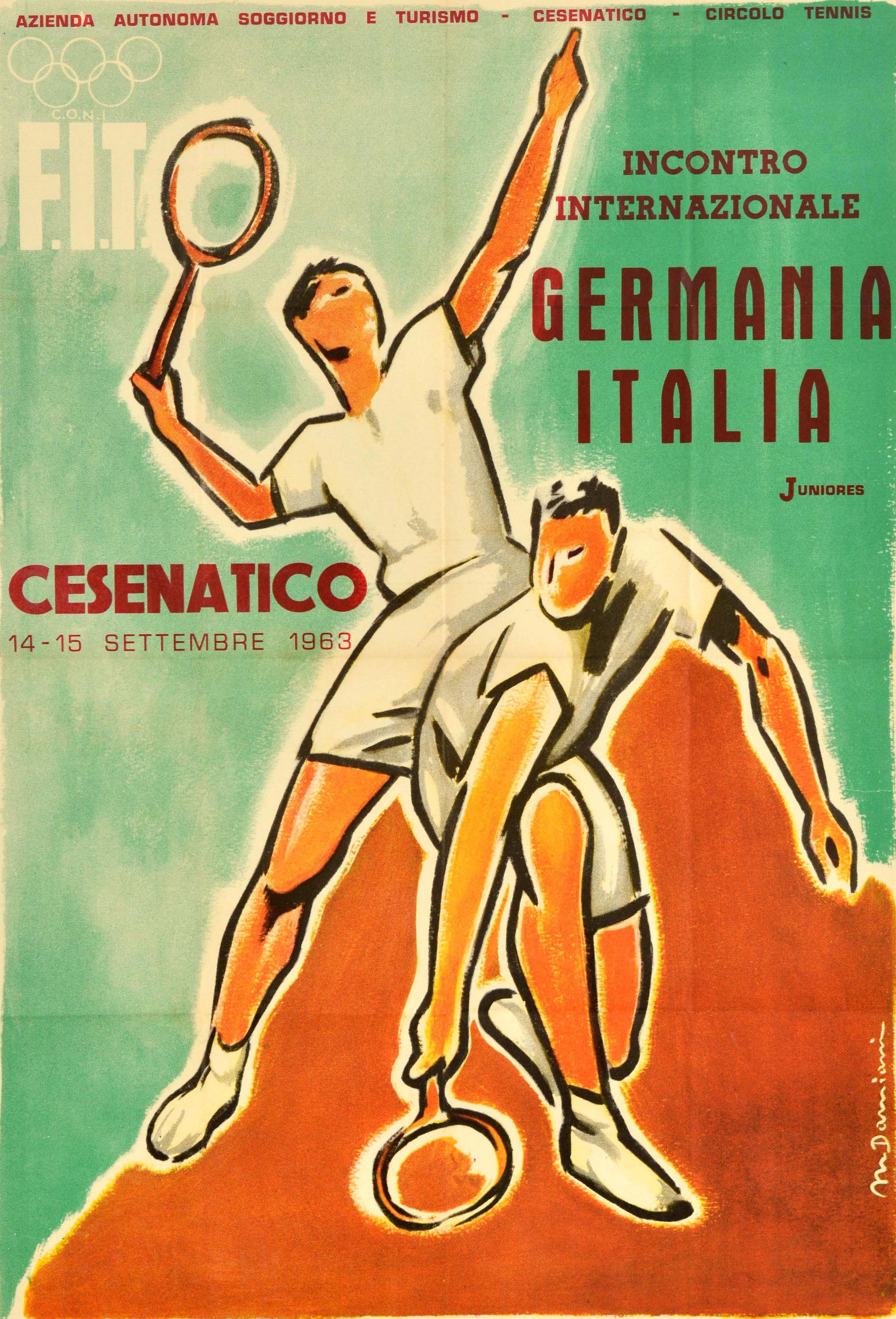 Original Vintage-Sportplakat für das Internationale Treffen Deutschland Italien Junioren / Incontro Internazionale Germania Italia Juniores in Cesenatico vom 14. bis 15. September 1963 mit großen Kunstwerk zeigt zwei Tennisspieler in Aktion hält