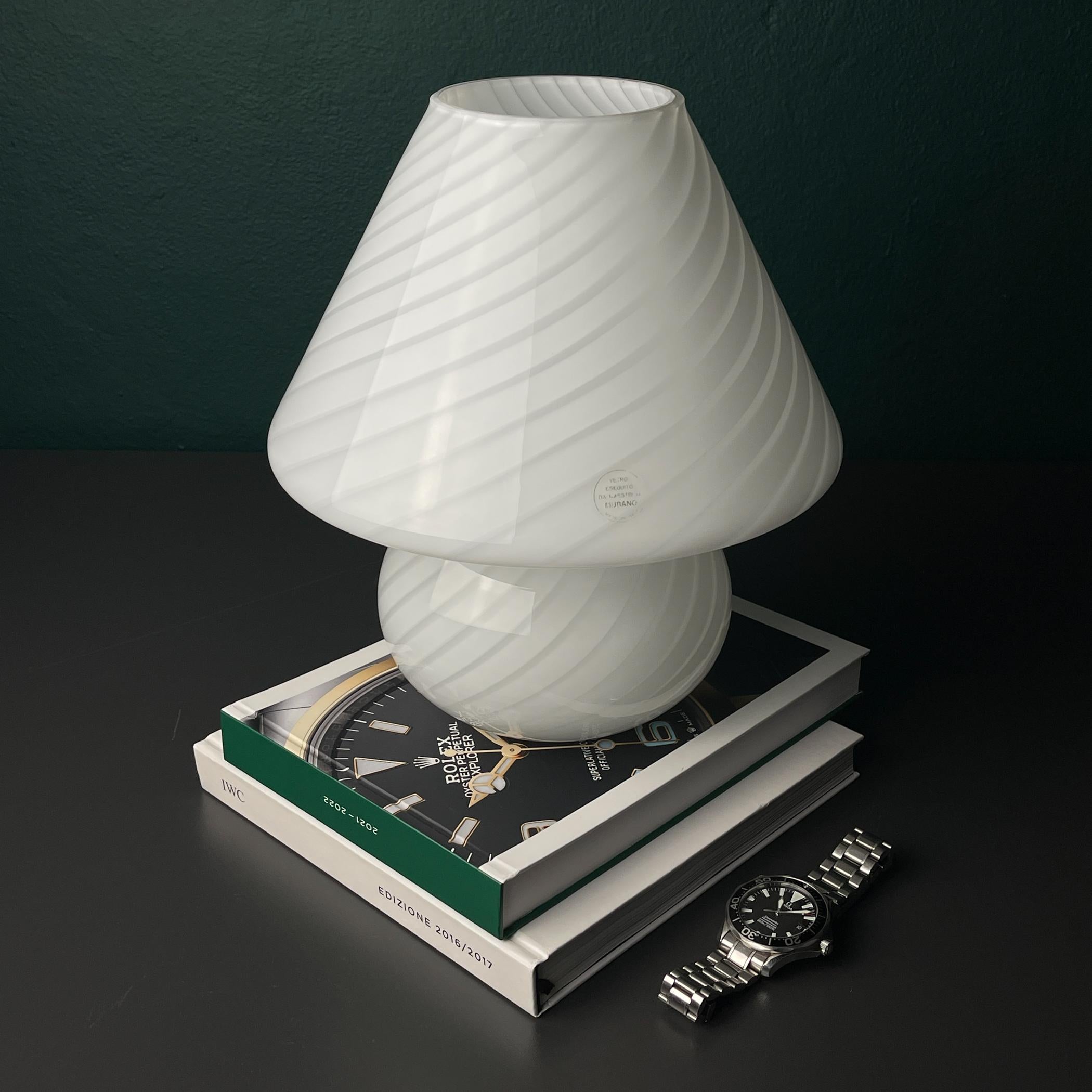 Lampada da tavolo vintage originale in vetro di Murano a volute, Italia anni '70 in vendita 5