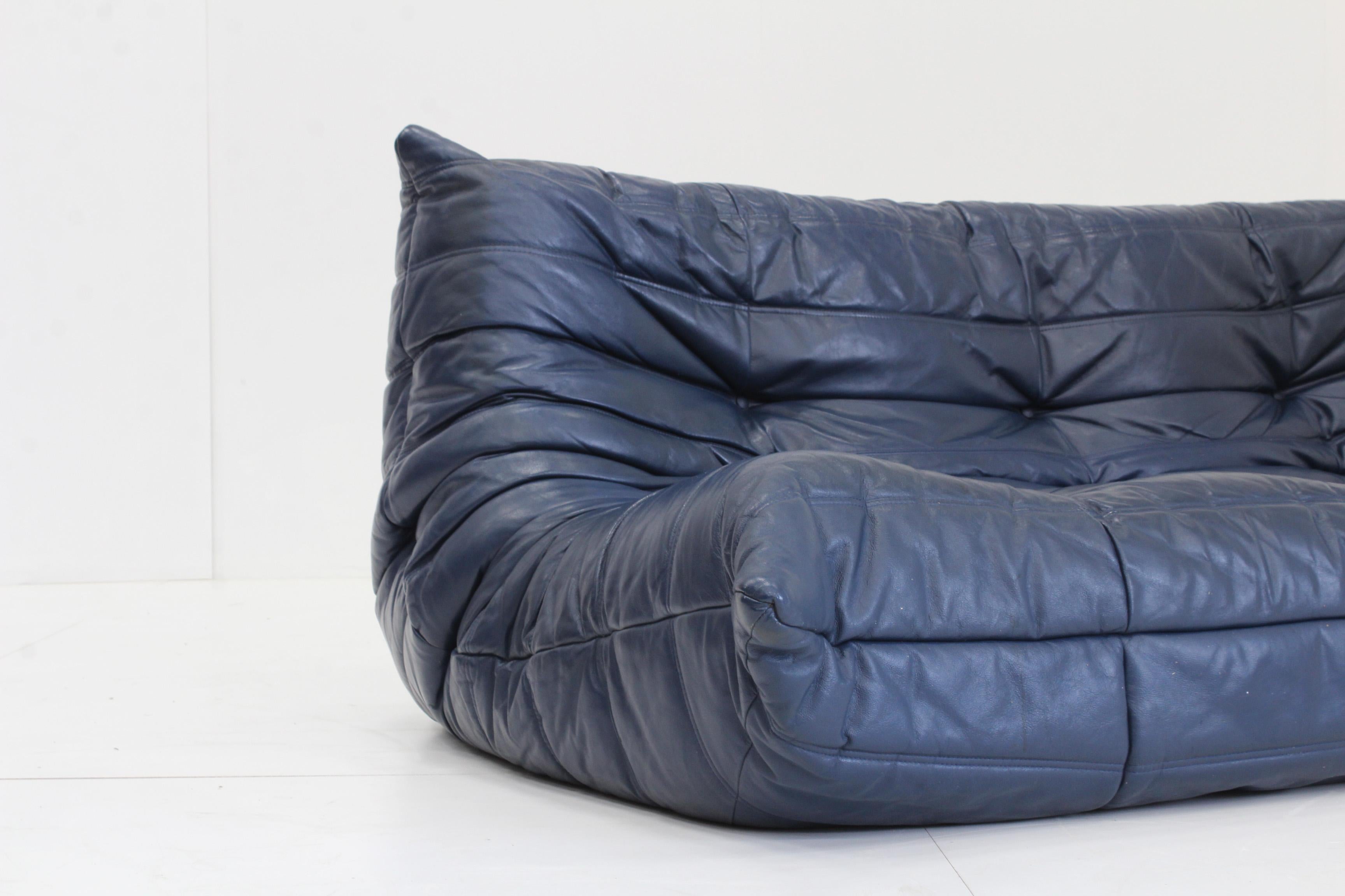 Original Vintage Togo ligne Roset 3 seater sofa in blue leather 2