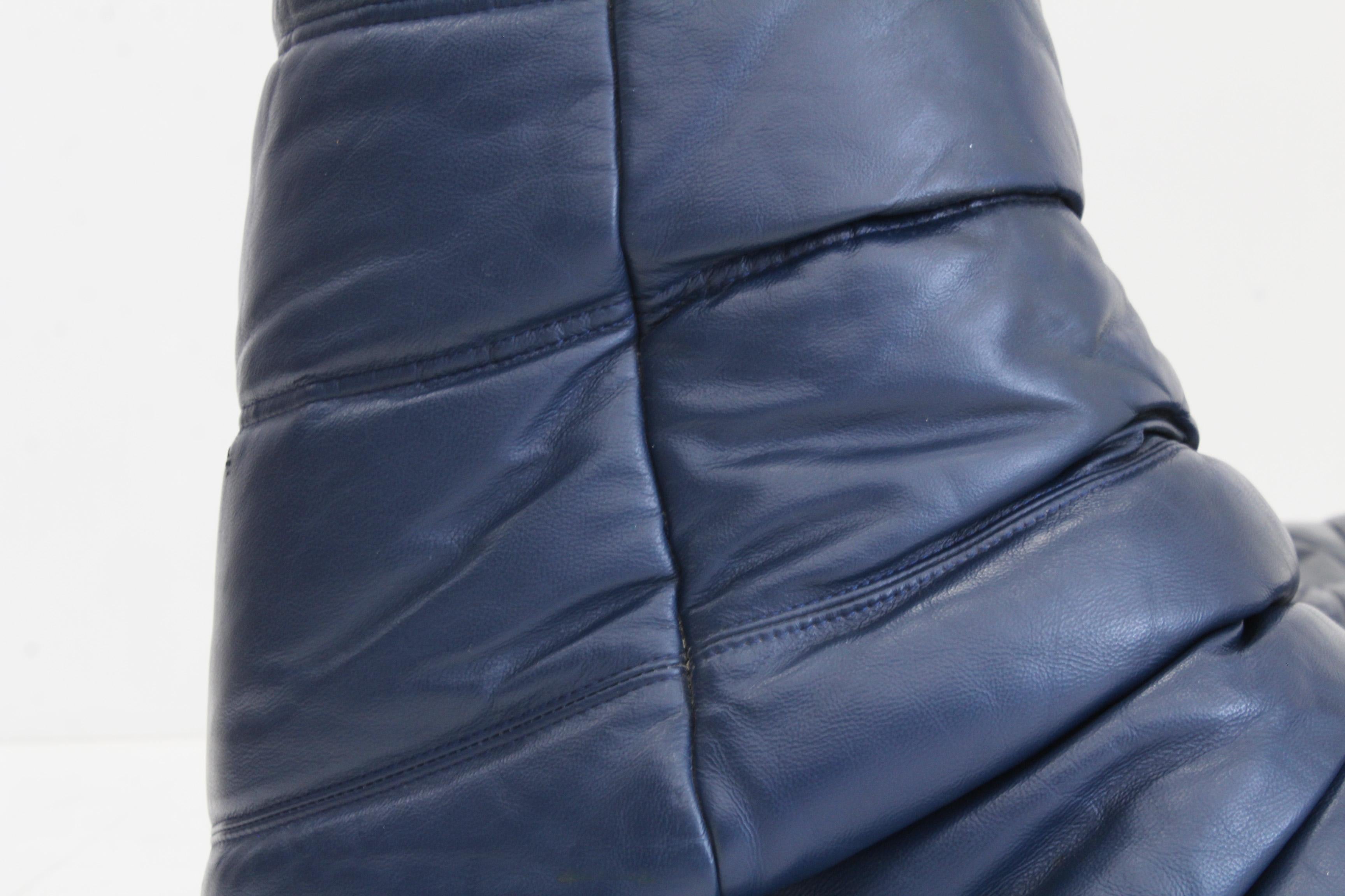 Original Vintage Togo ligne Roset 3 seater sofa in blue leather 4