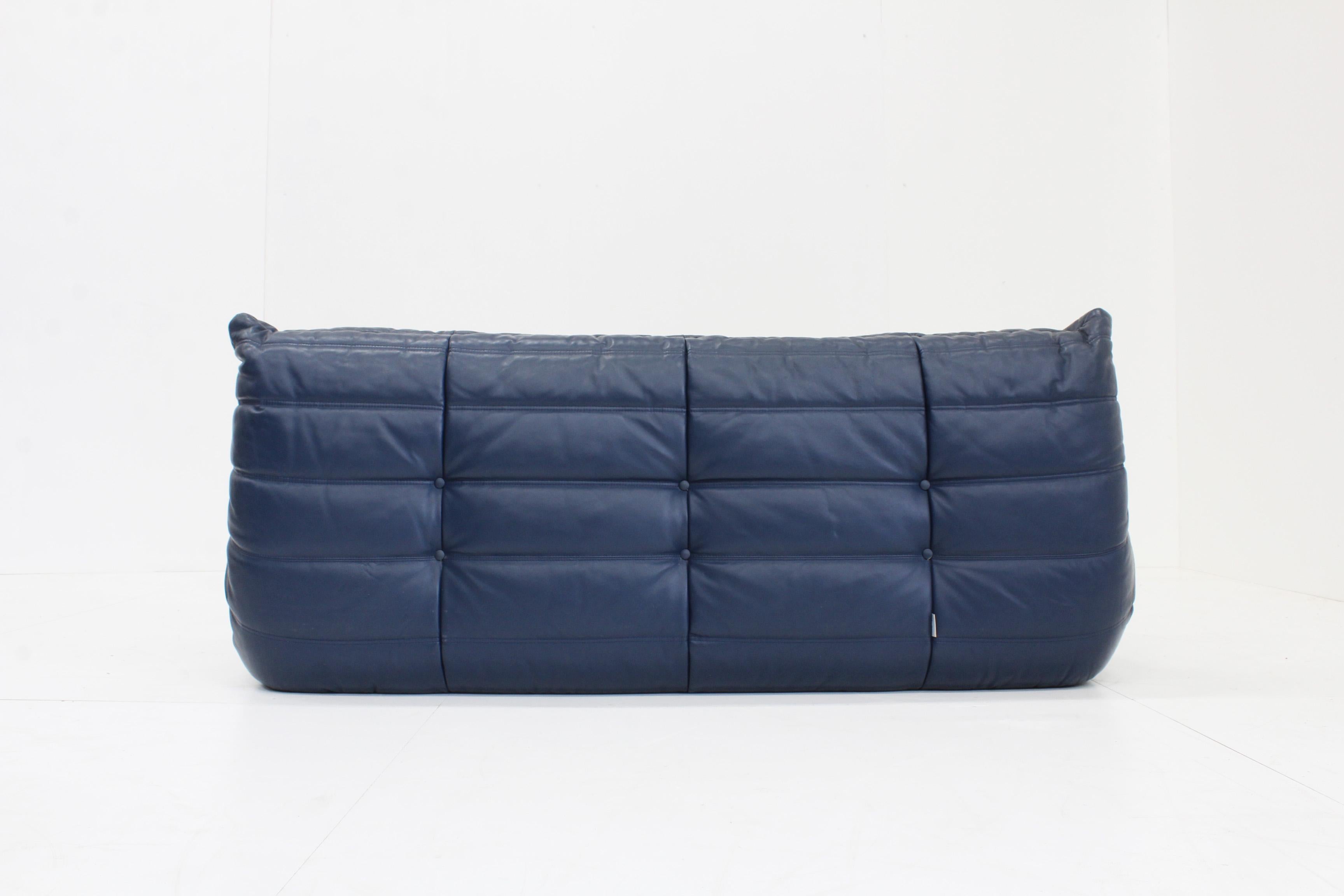 Late 20th Century Original Vintage Togo ligne Roset 3 seater sofa in blue leather