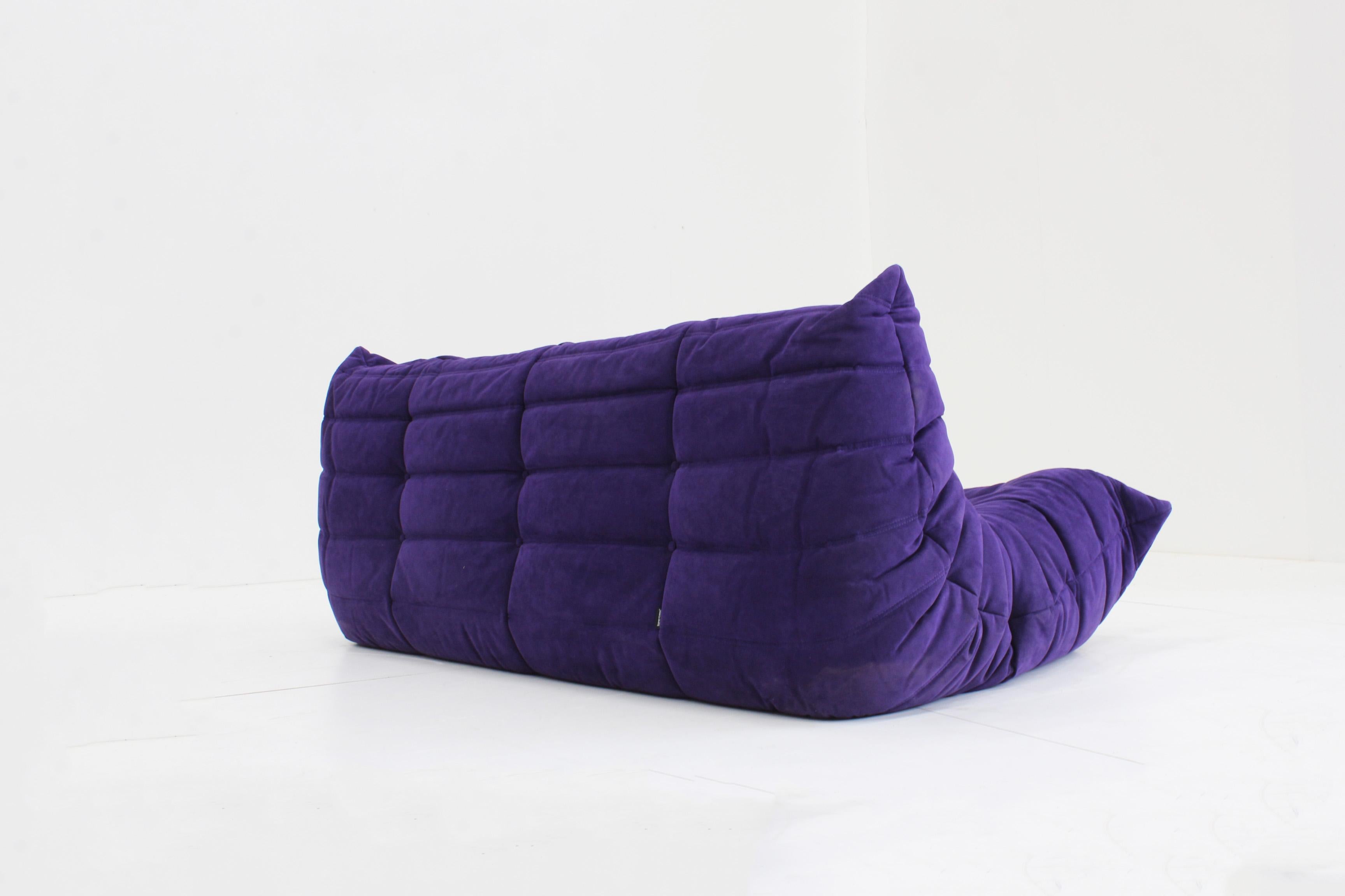 Original Vintage Togo ligne Roset 3 seater sofa purple alacantra  In Good Condition In OSS, NB