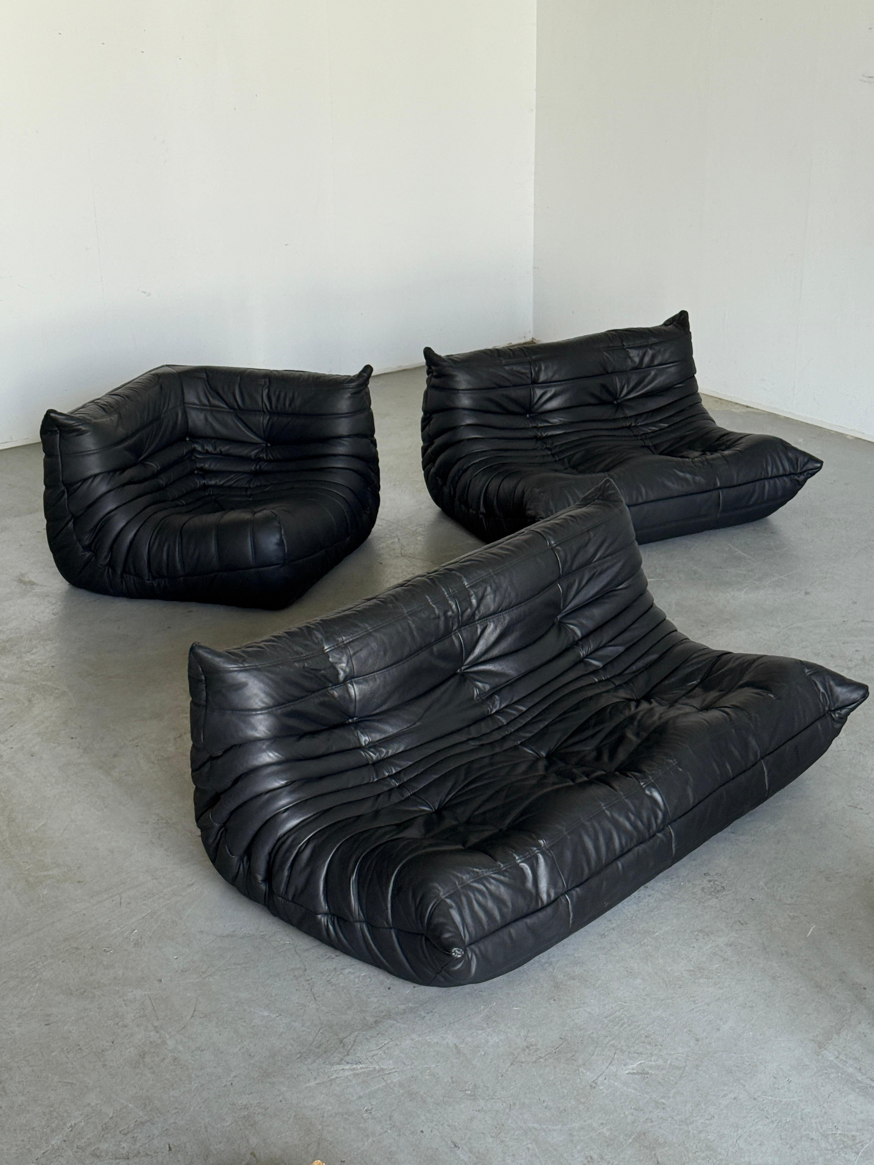 Original Vintage Togo Modular Sofa in schwarzem Leder, Michel Ducaroy, Michele Roset (Moderne der Mitte des Jahrhunderts) im Angebot