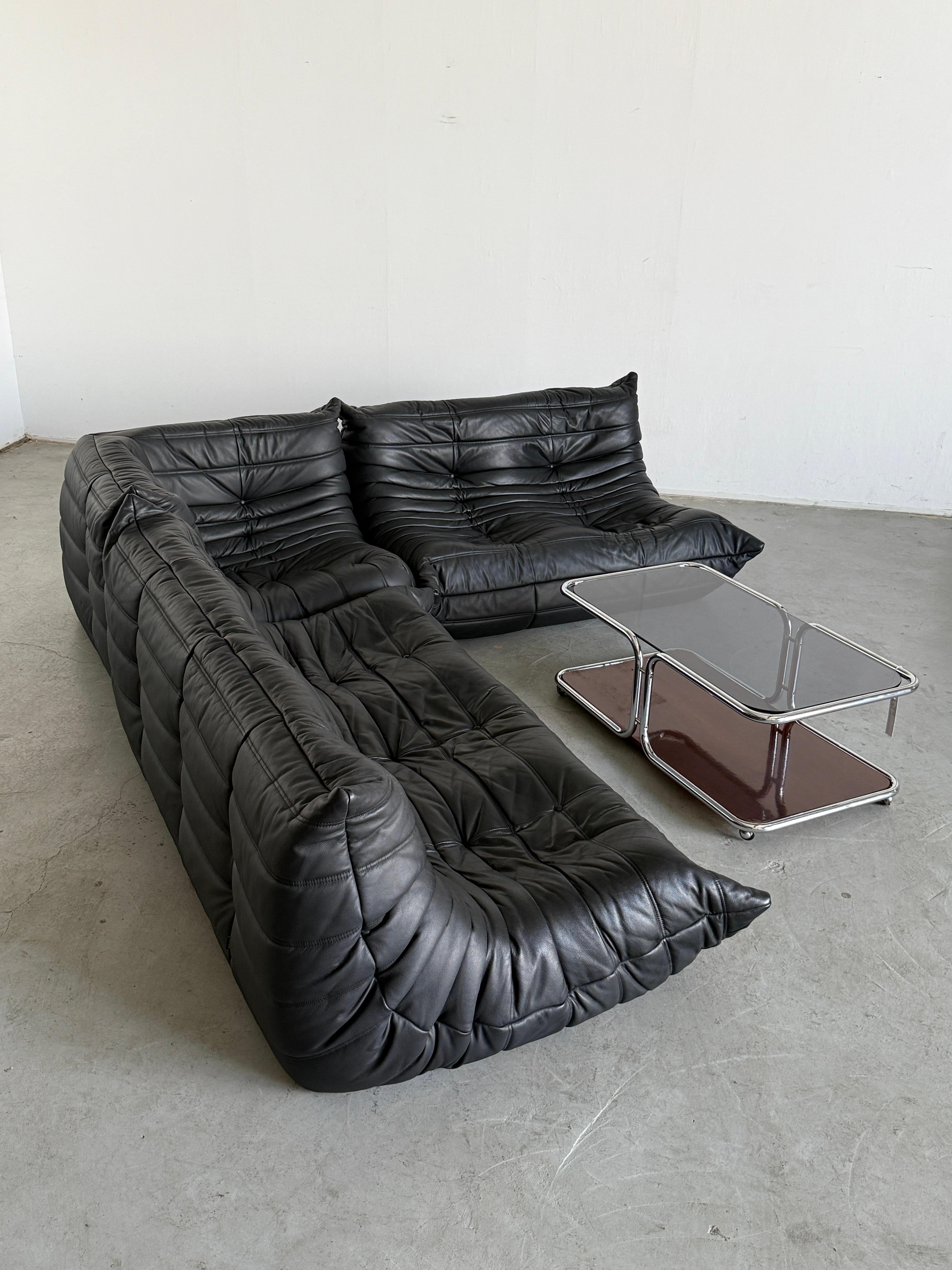 Original Vintage Togo Modular Sofa in schwarzem Leder, Michel Ducaroy, Michele Roset (Französisch) im Angebot