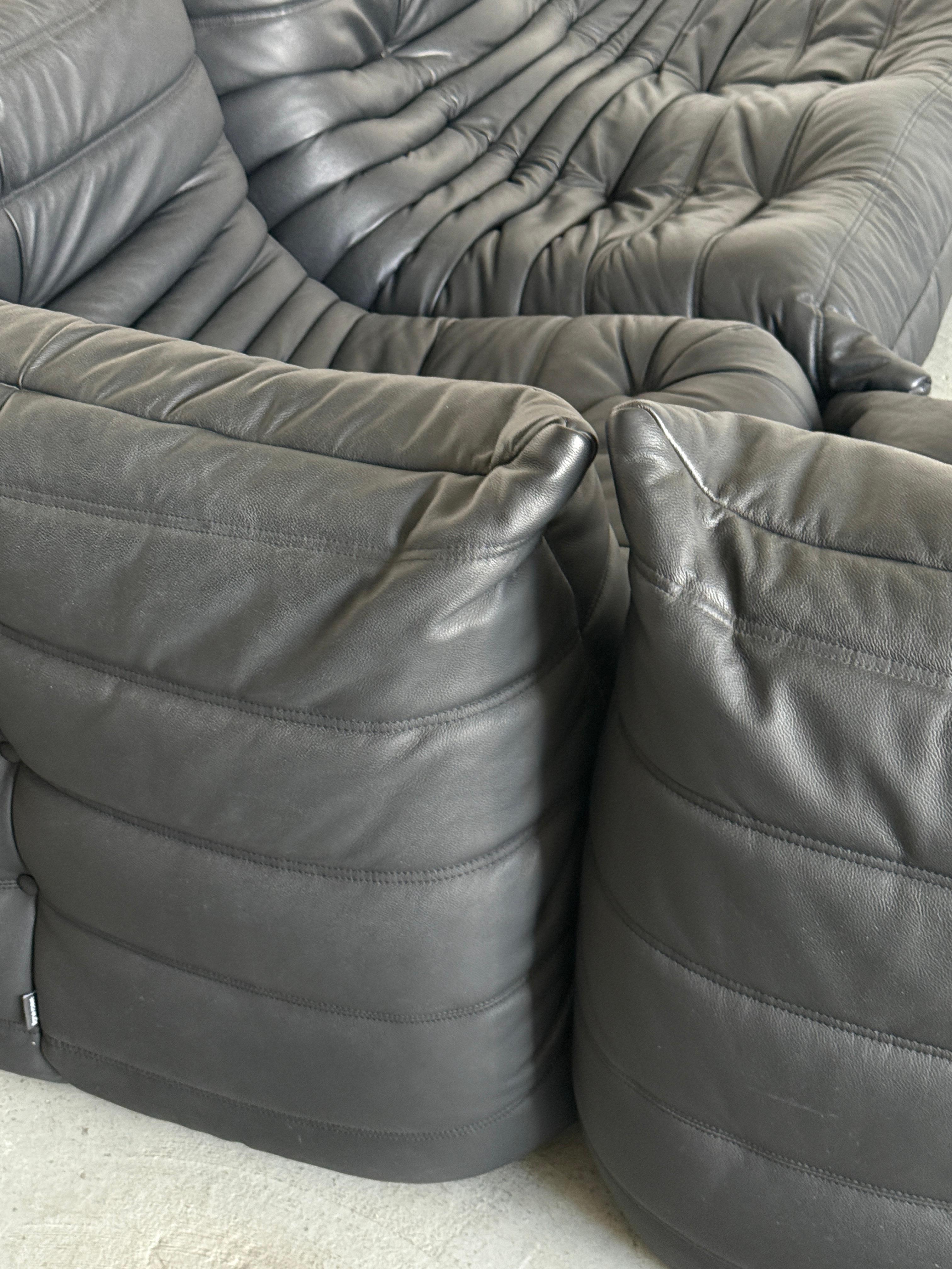 Original Vintage Togo Modular Sofa in schwarzem Leder, Michel Ducaroy, Michele Roset im Angebot 3