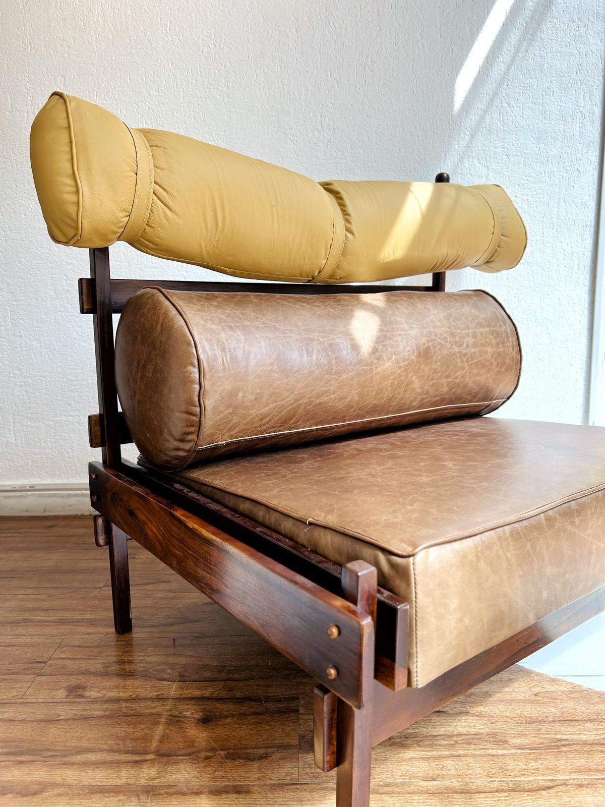 Beautiful vintage Tonico Chair in Pau Ferro Wood by Sergio Rodrigues.