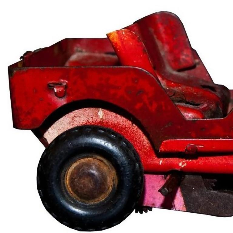 This wind up jeep car is an original vintage metal toy.

Unknown manufacturer and age.

Functioning but lightly damaged mechanisms. 

Not in perfect conditions.

This object is shipped from Italy. Under existing legislation, any object in