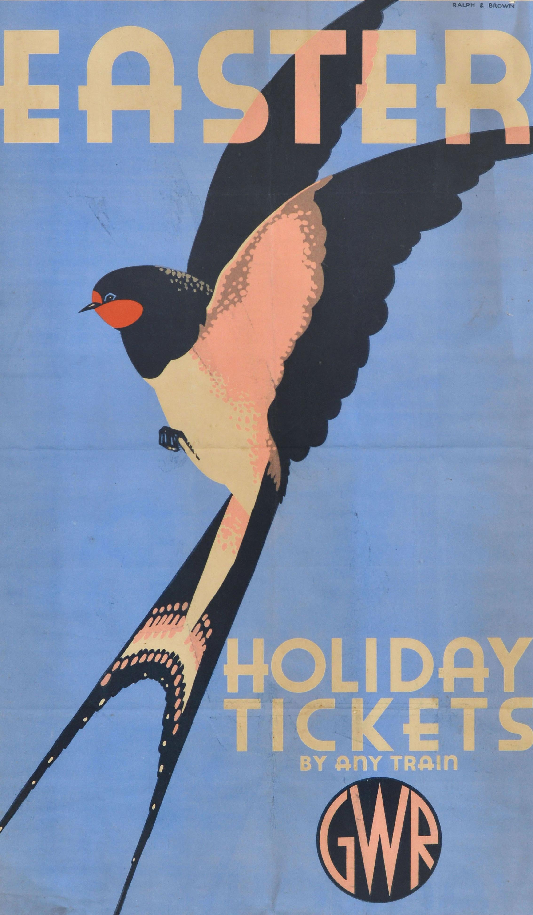 Original-Reiseplakat der Great Western Railway - Easter Holiday Tickets By Any Train GWR - mit einem großartigen Design, das eine stilisierte Illustration einer Schwalbe im Flug vor einem hellblauen Himmelshintergrund zeigt, mit dem Titel oben und