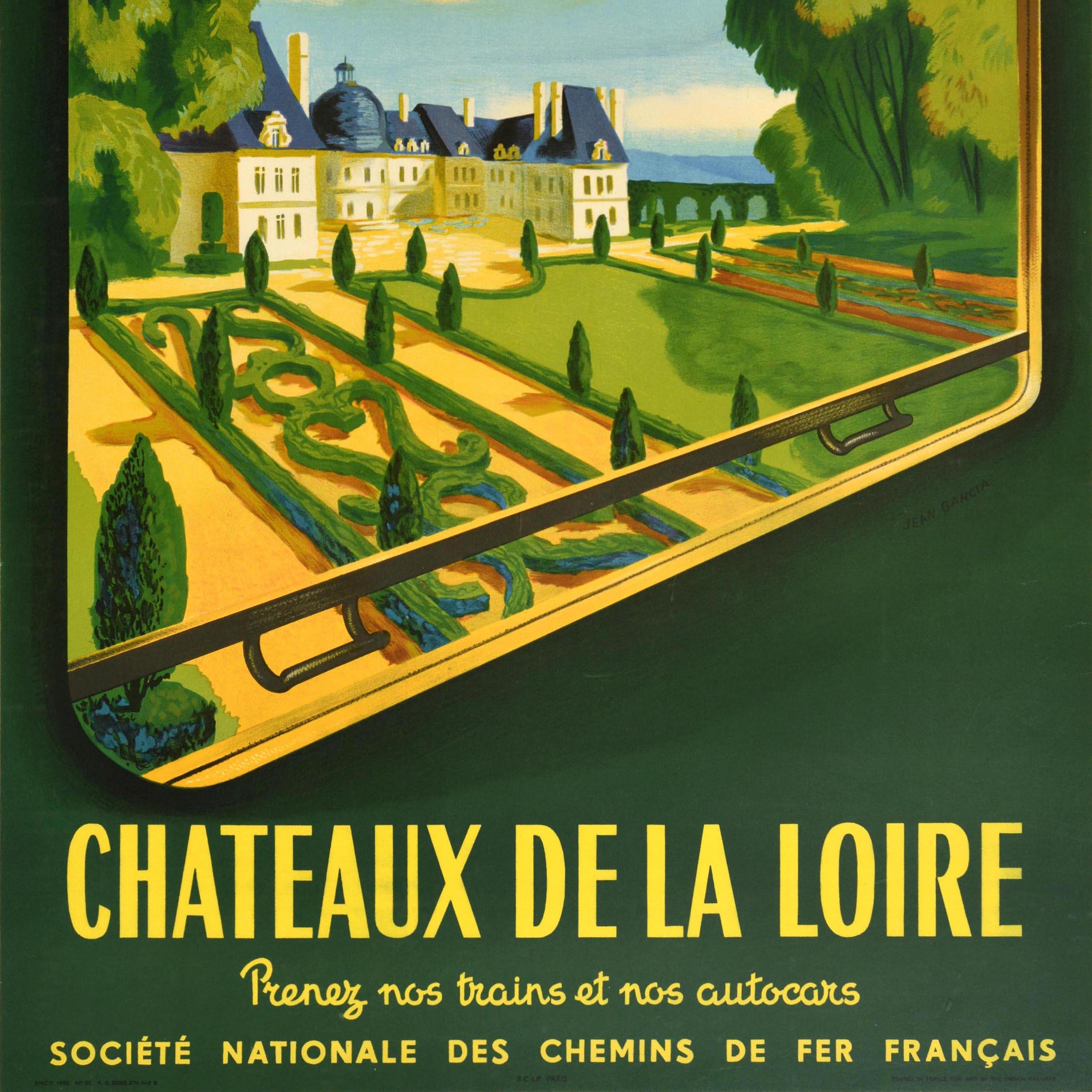 Póster de viaje en tren original de época Visit France Chateaux De La Loire SNCF en Bueno estado para la venta en London, GB